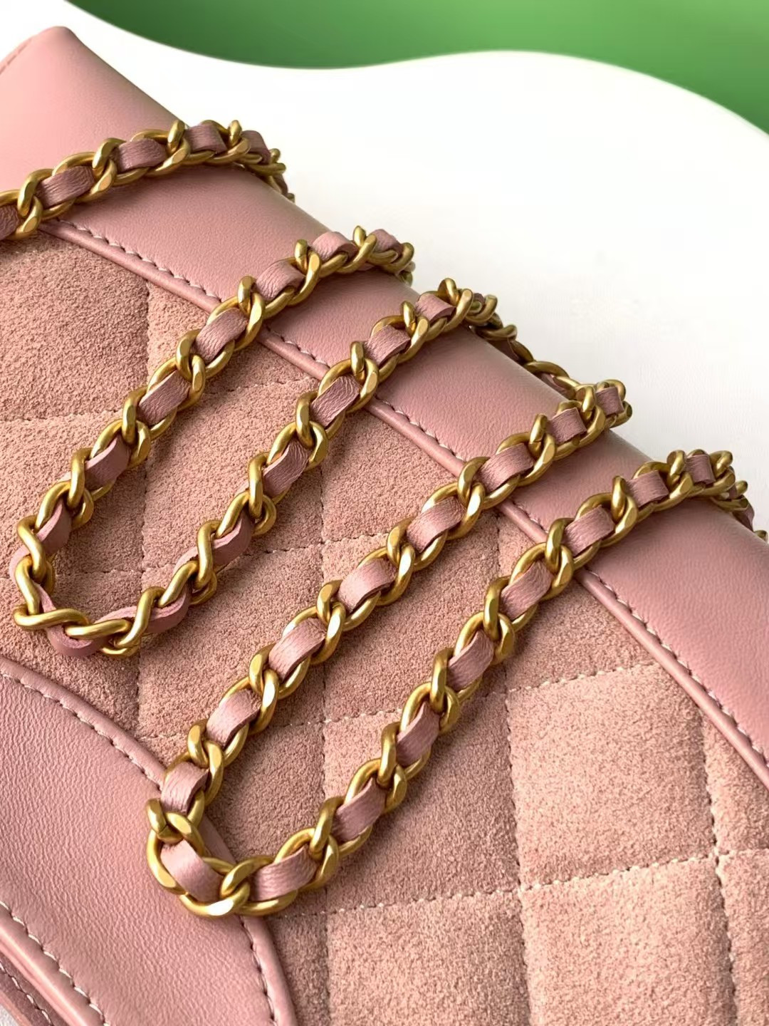 Ch*el 31 nano chain bag as3656 20x17.5x4cm