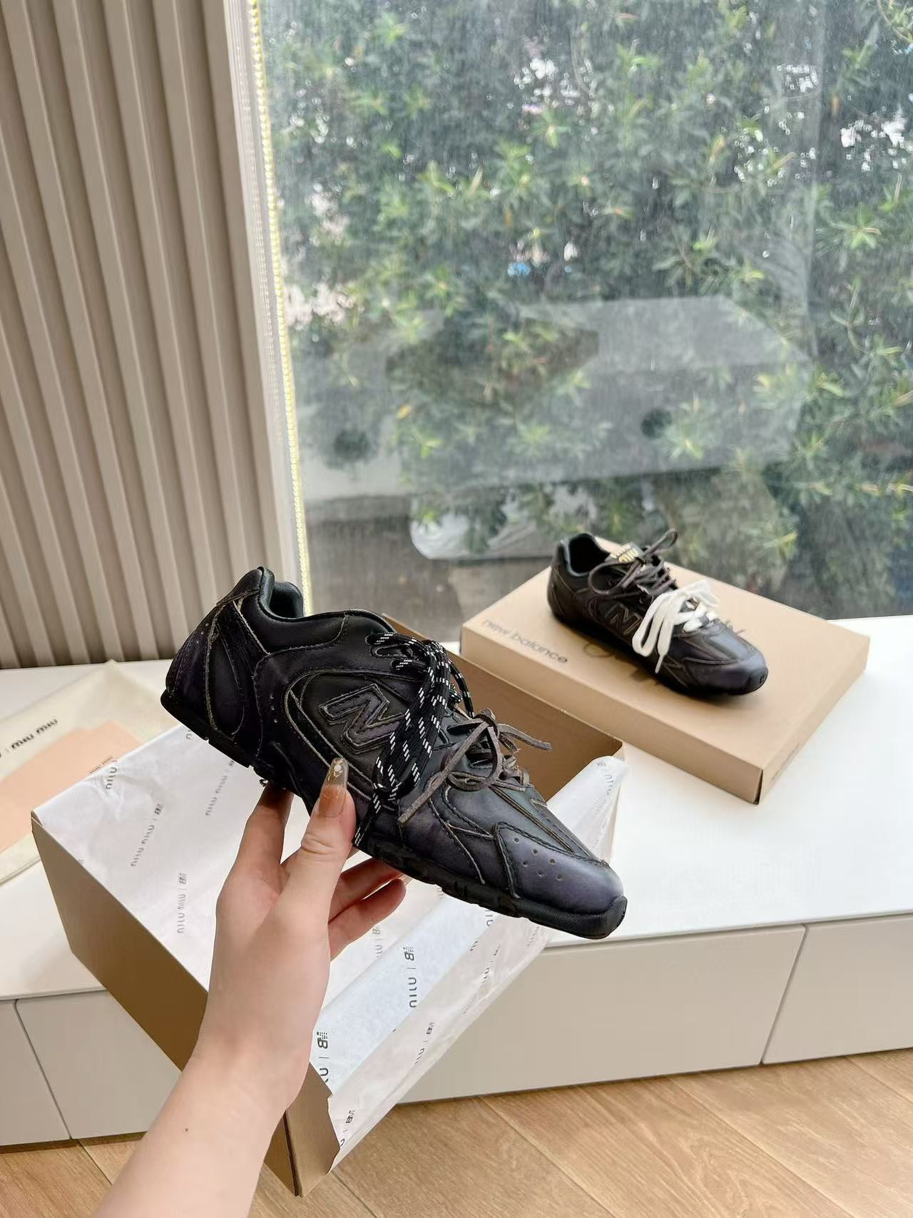 ua m1v m1v x new Ba1an*e 530 sl leather sneakers