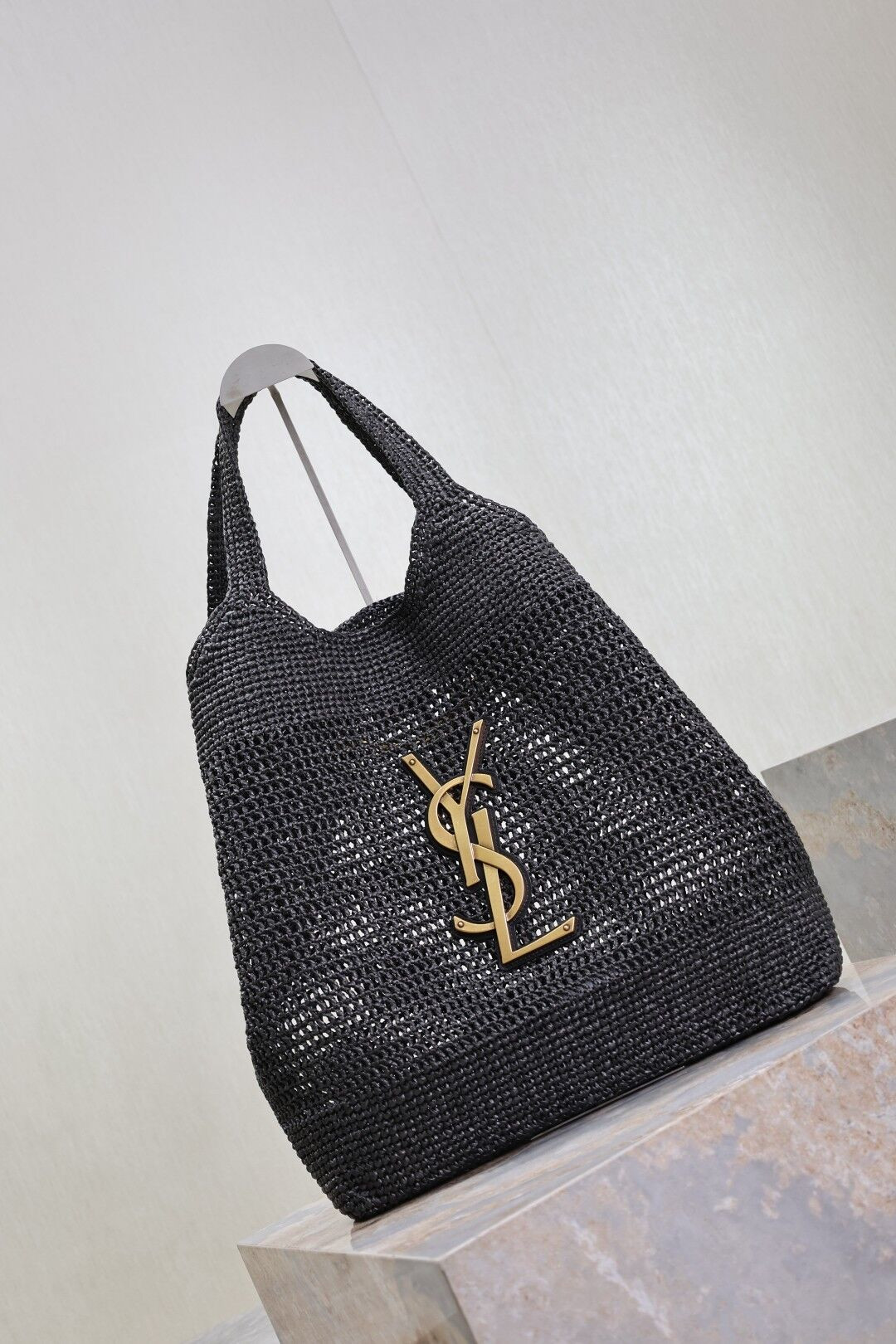 Y*L icare in raffia 37-55x43x5cm