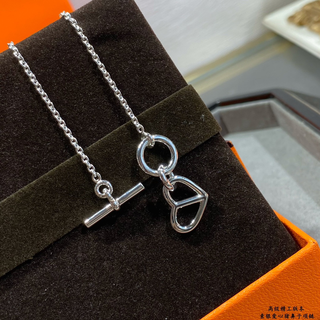H**mes sterling silver lovehnecklace