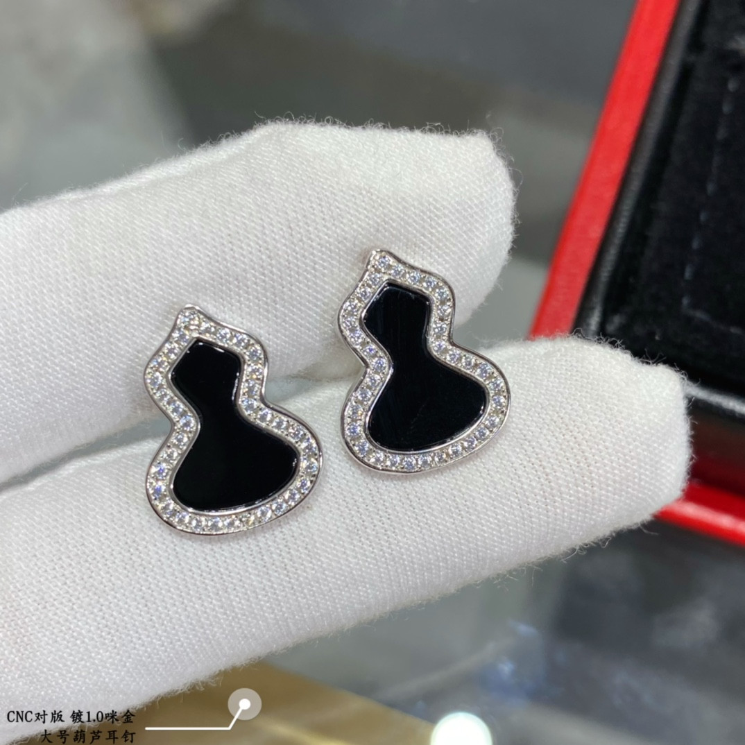 Qee1in large gourd stud earrings