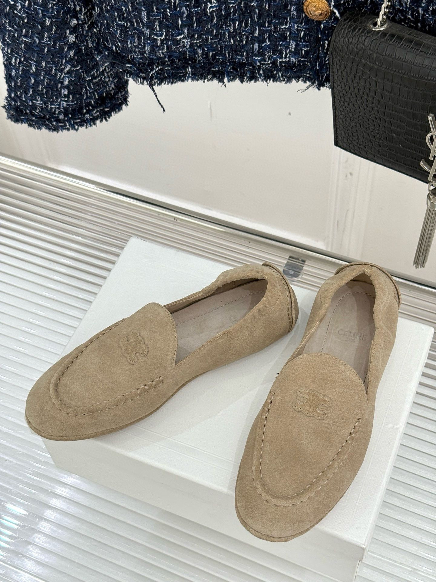 ua Ce**e adam loafer in suede calfskin