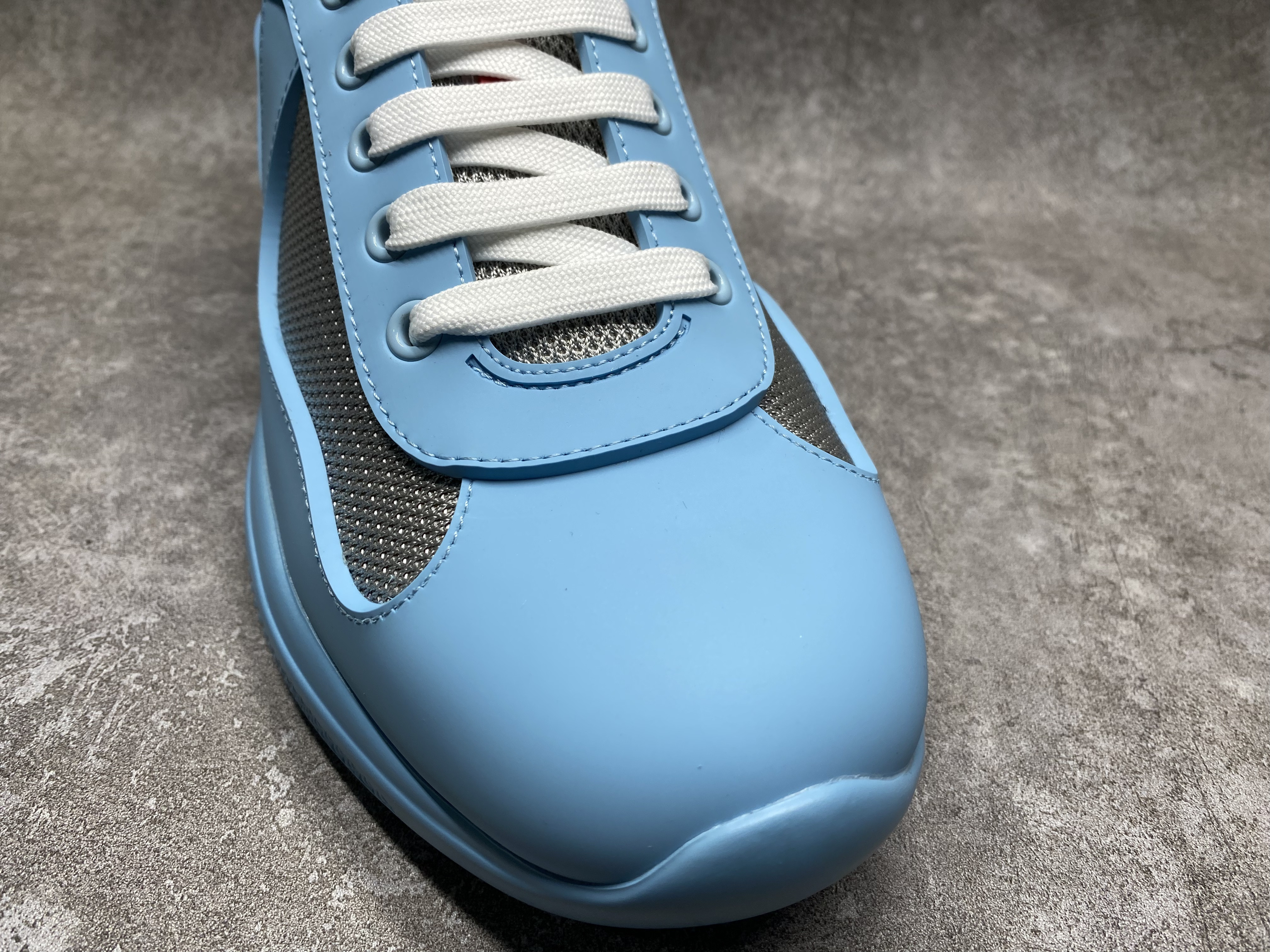 ua Pra*a america