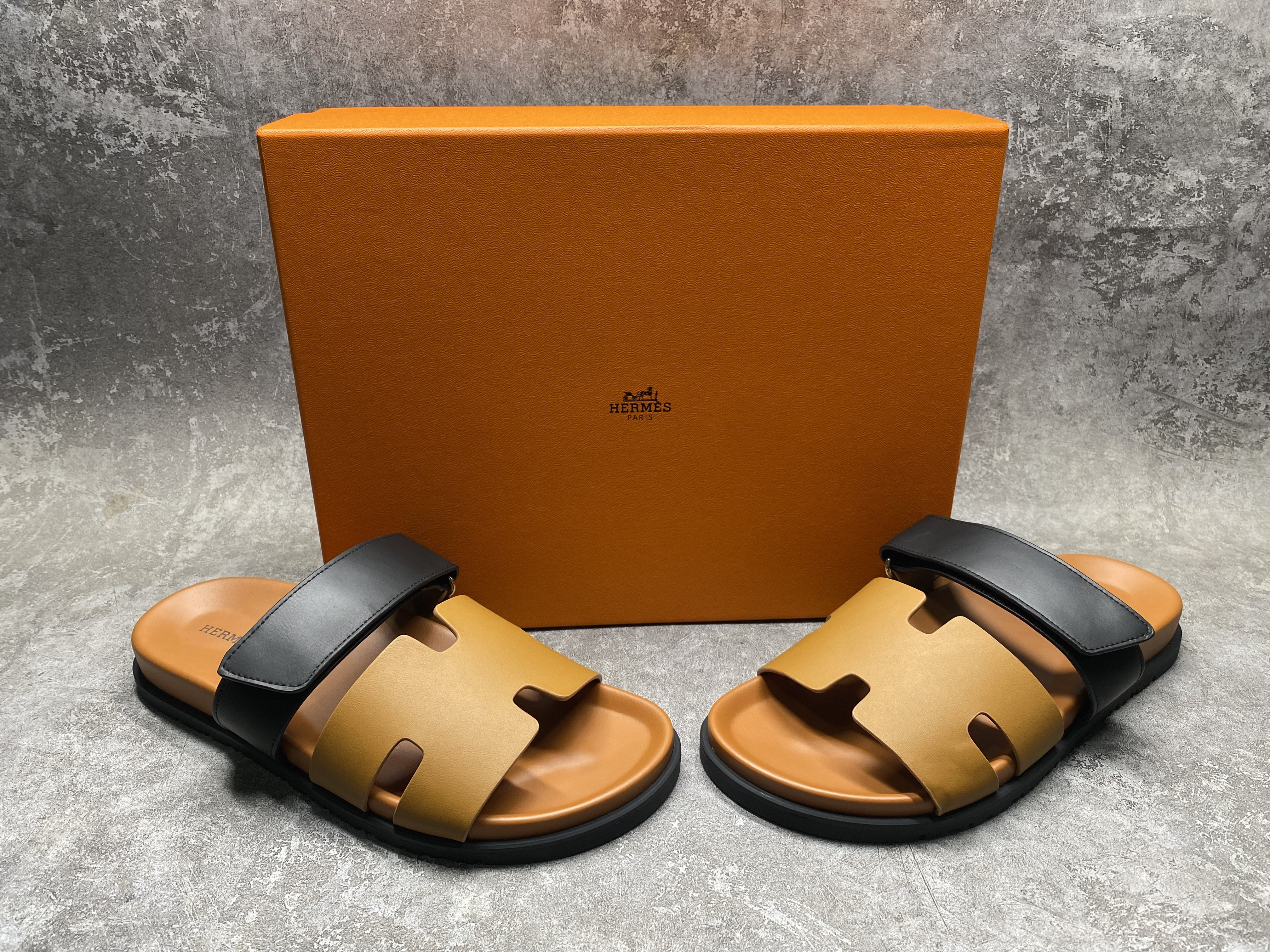ua H**mes chypre sandal
