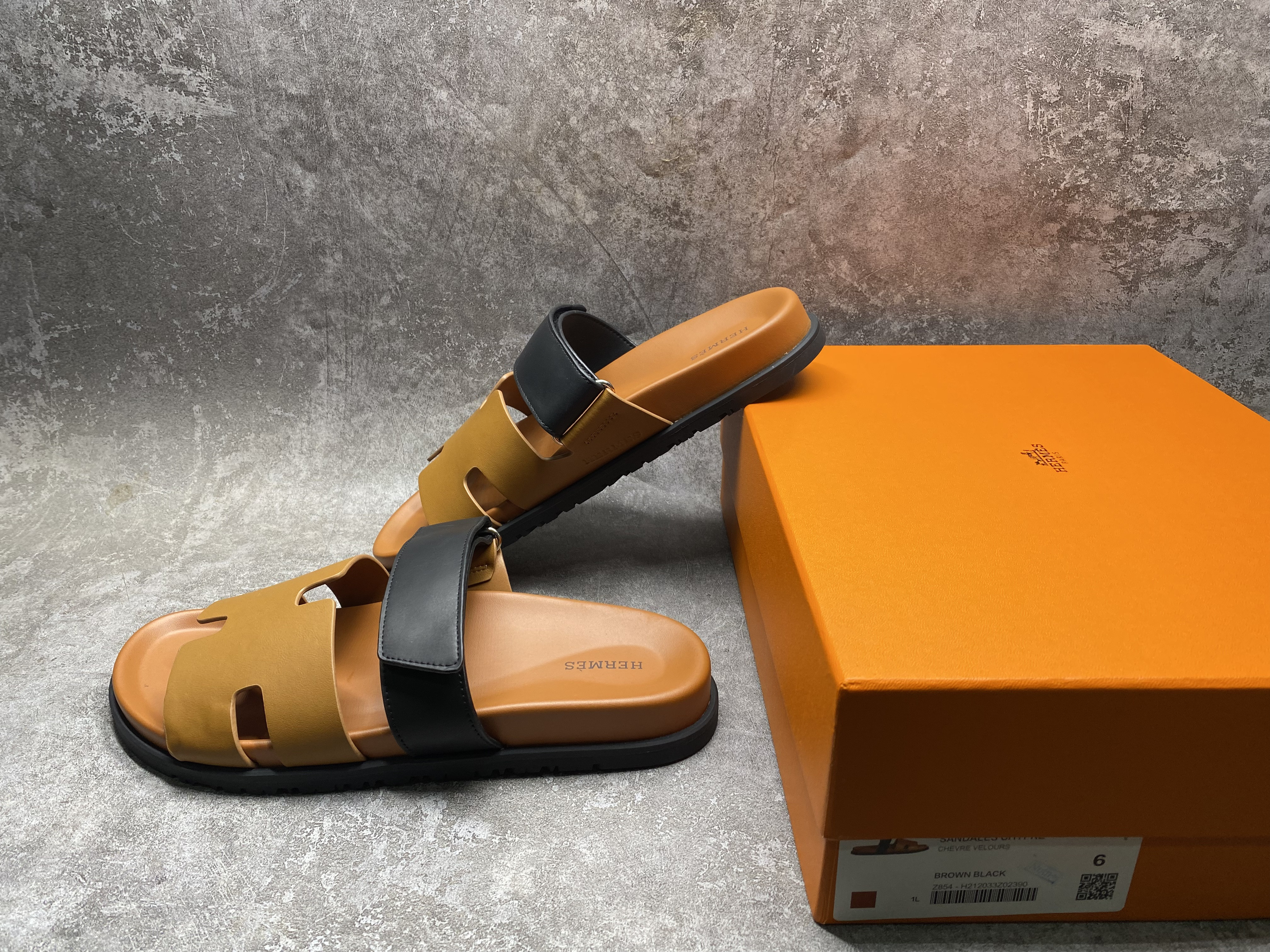 ua H**mes chypre sandal