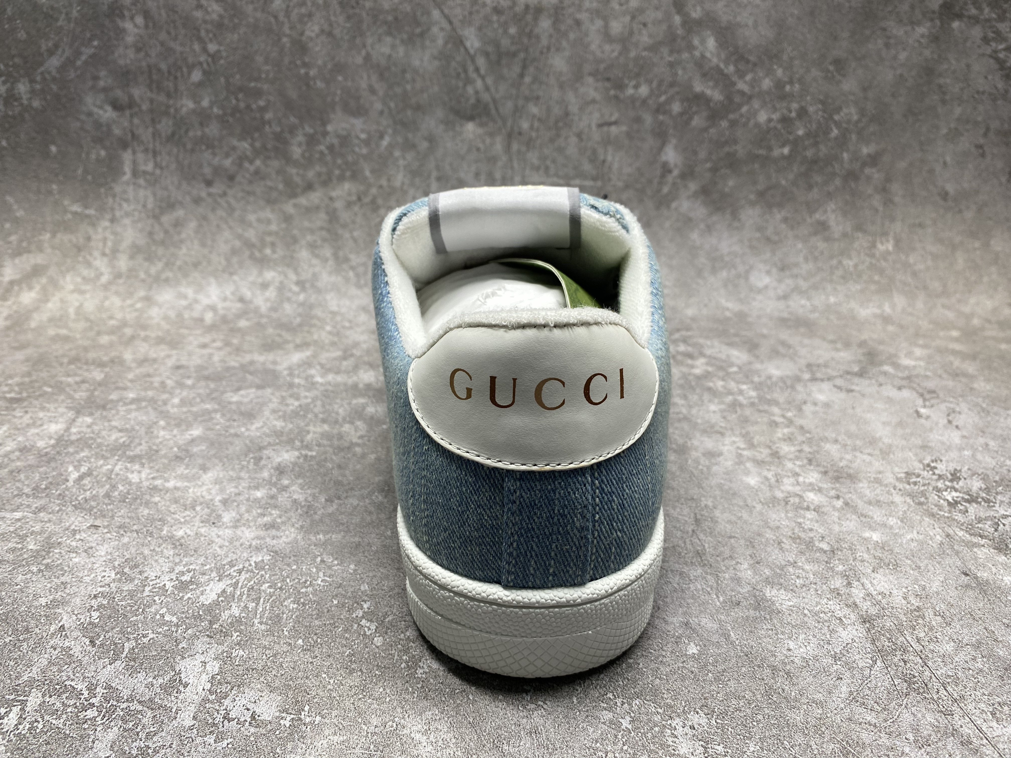 ua G*u*i sneakers