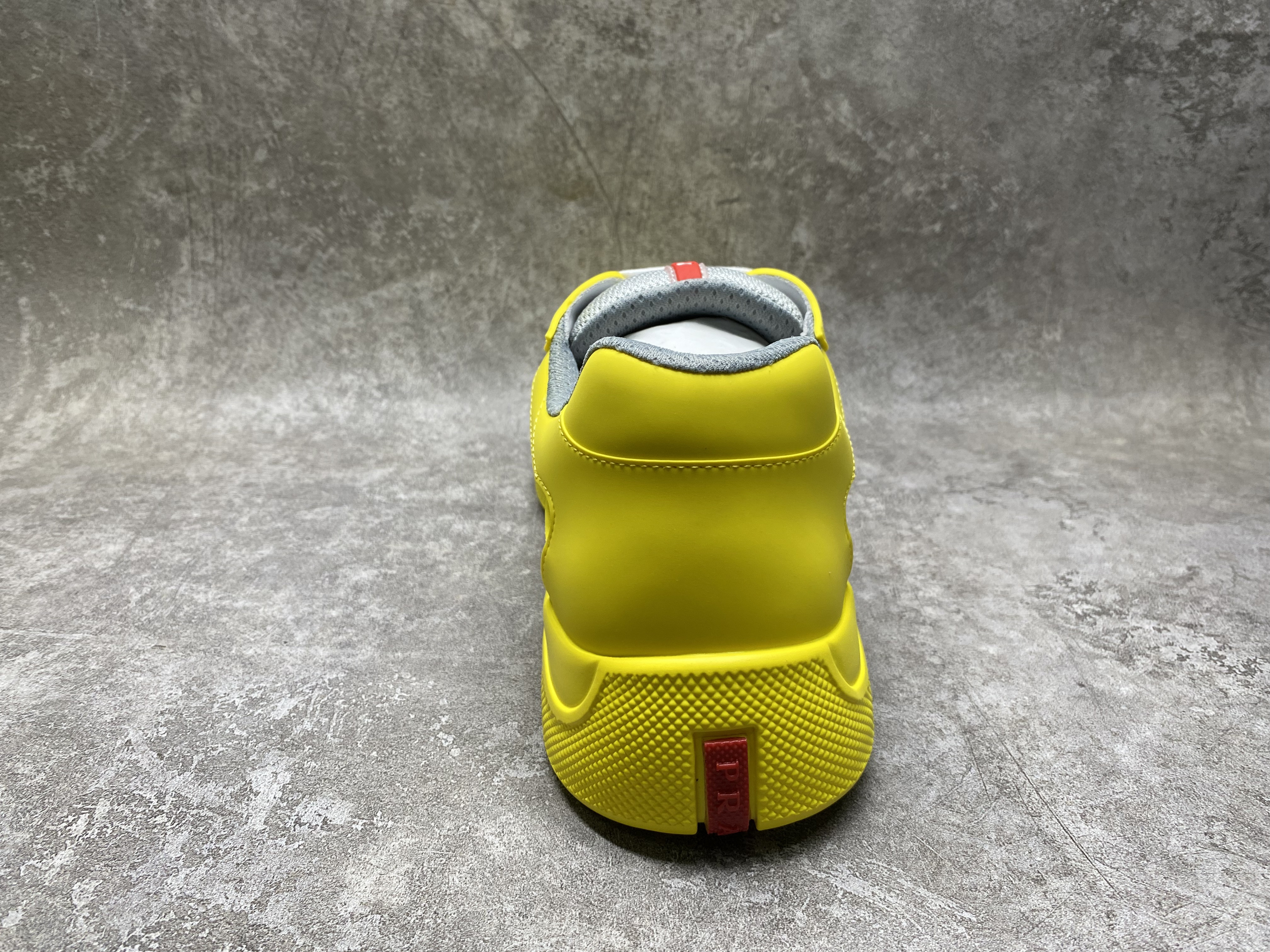 ua Pra*a america