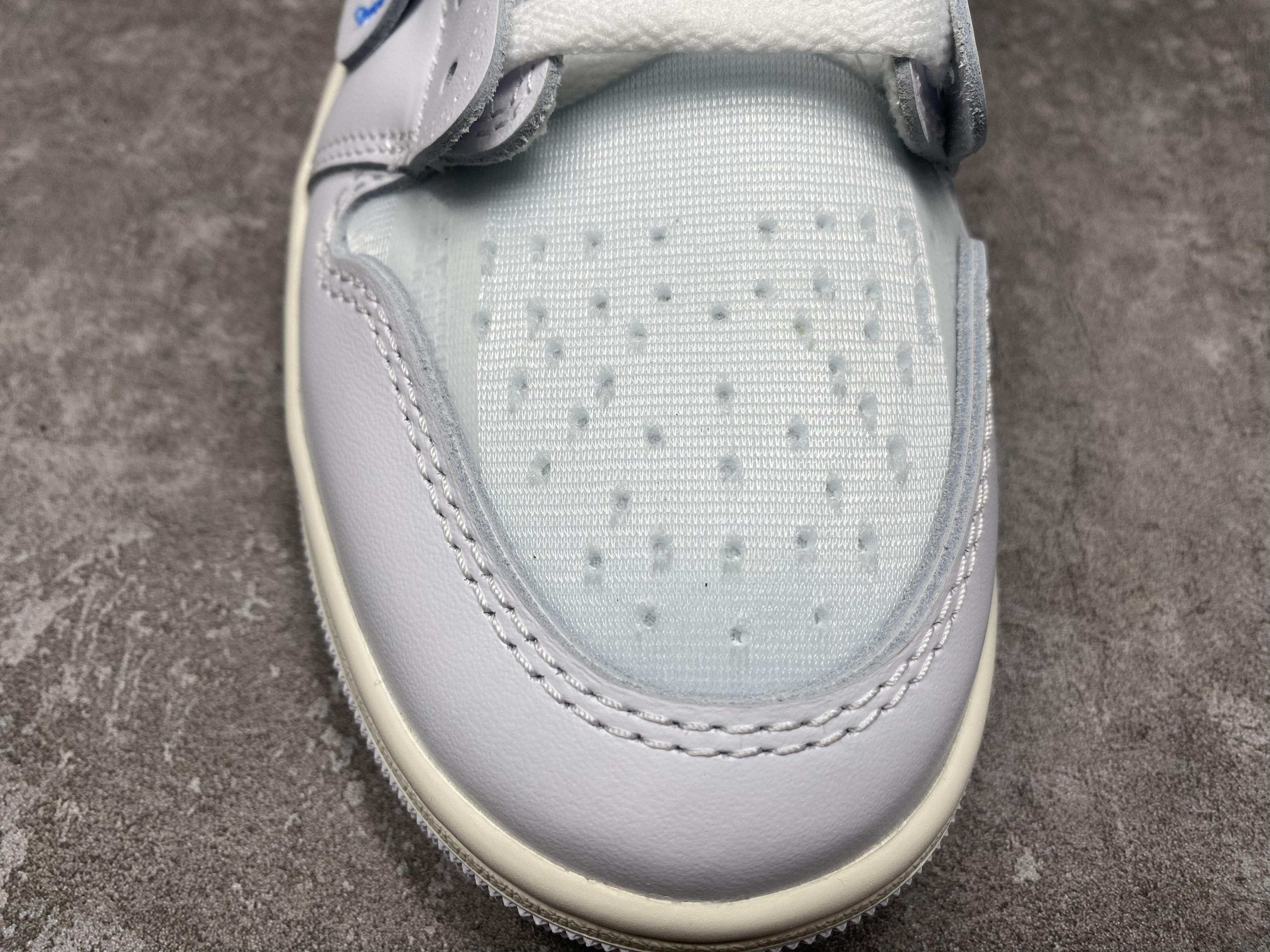 UA Air Jordan 1 High OG x Off-White