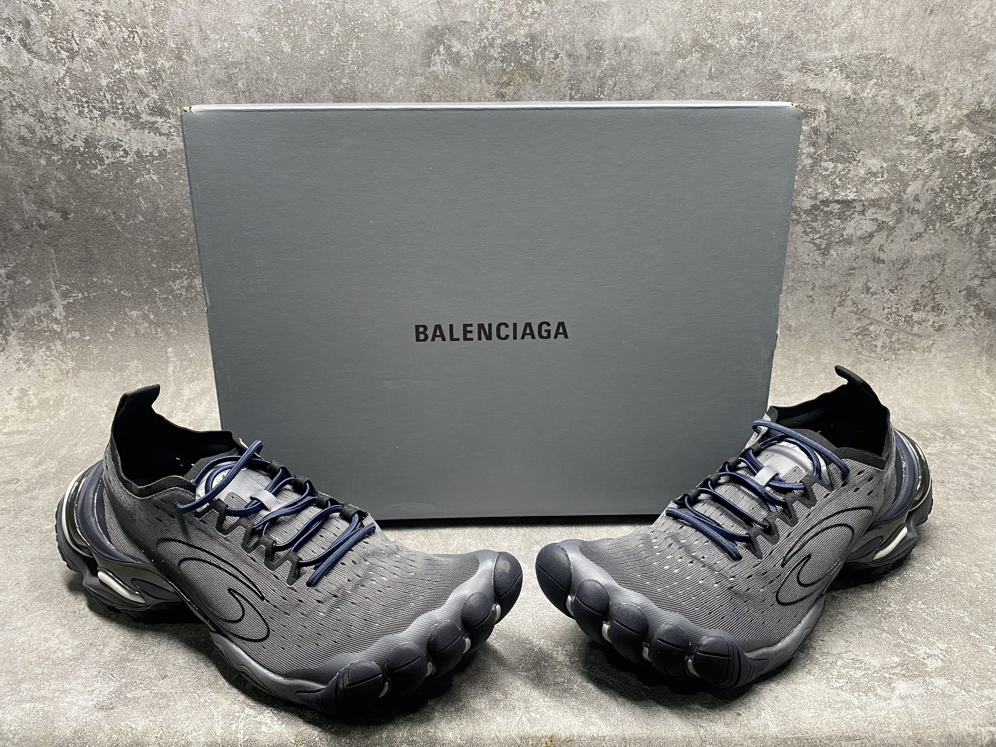 ua ba*len*cia*ga anaT0mic runner sneakers