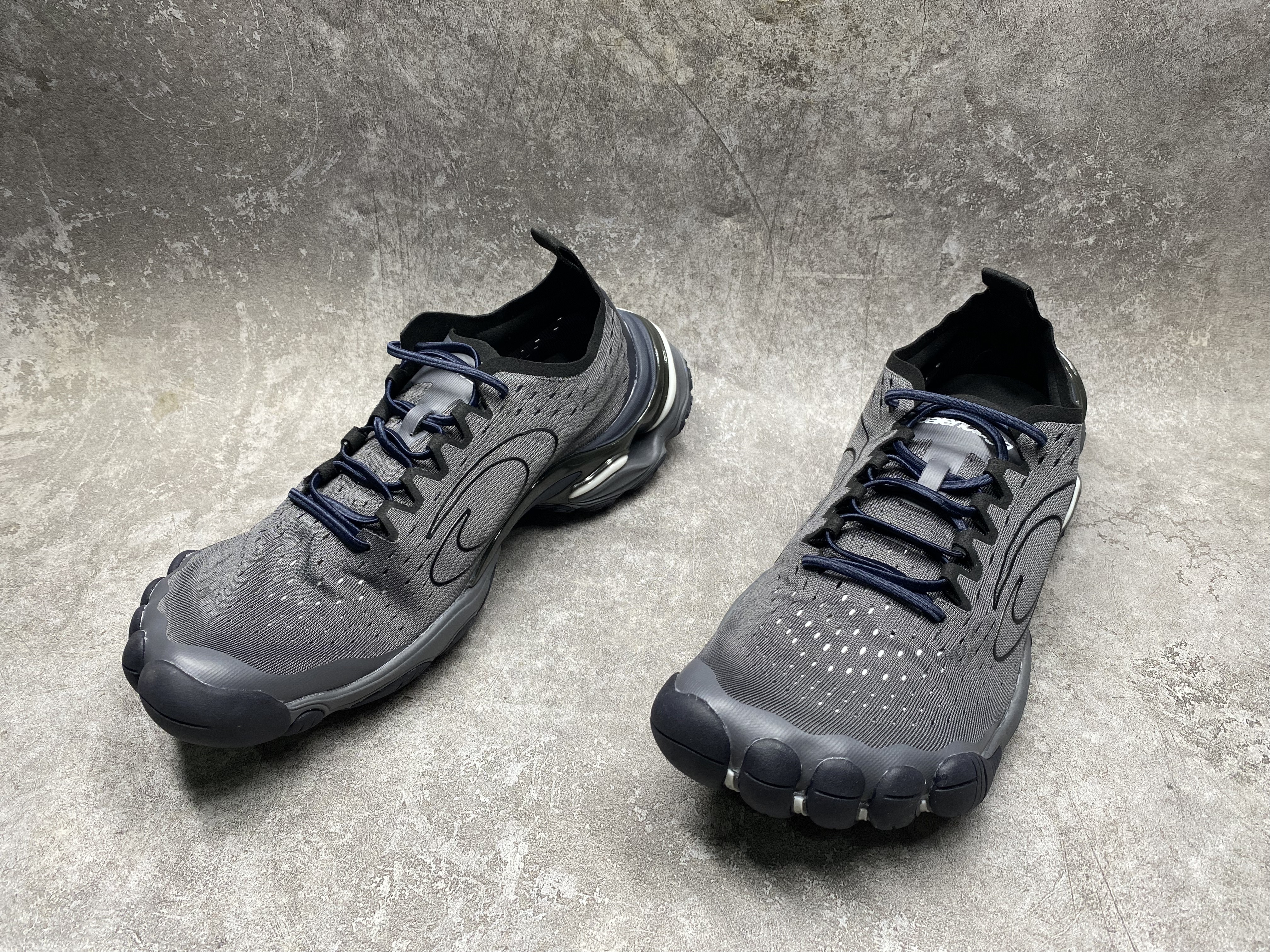 ua ba*len*cia*ga anaT0mic runner sneakers