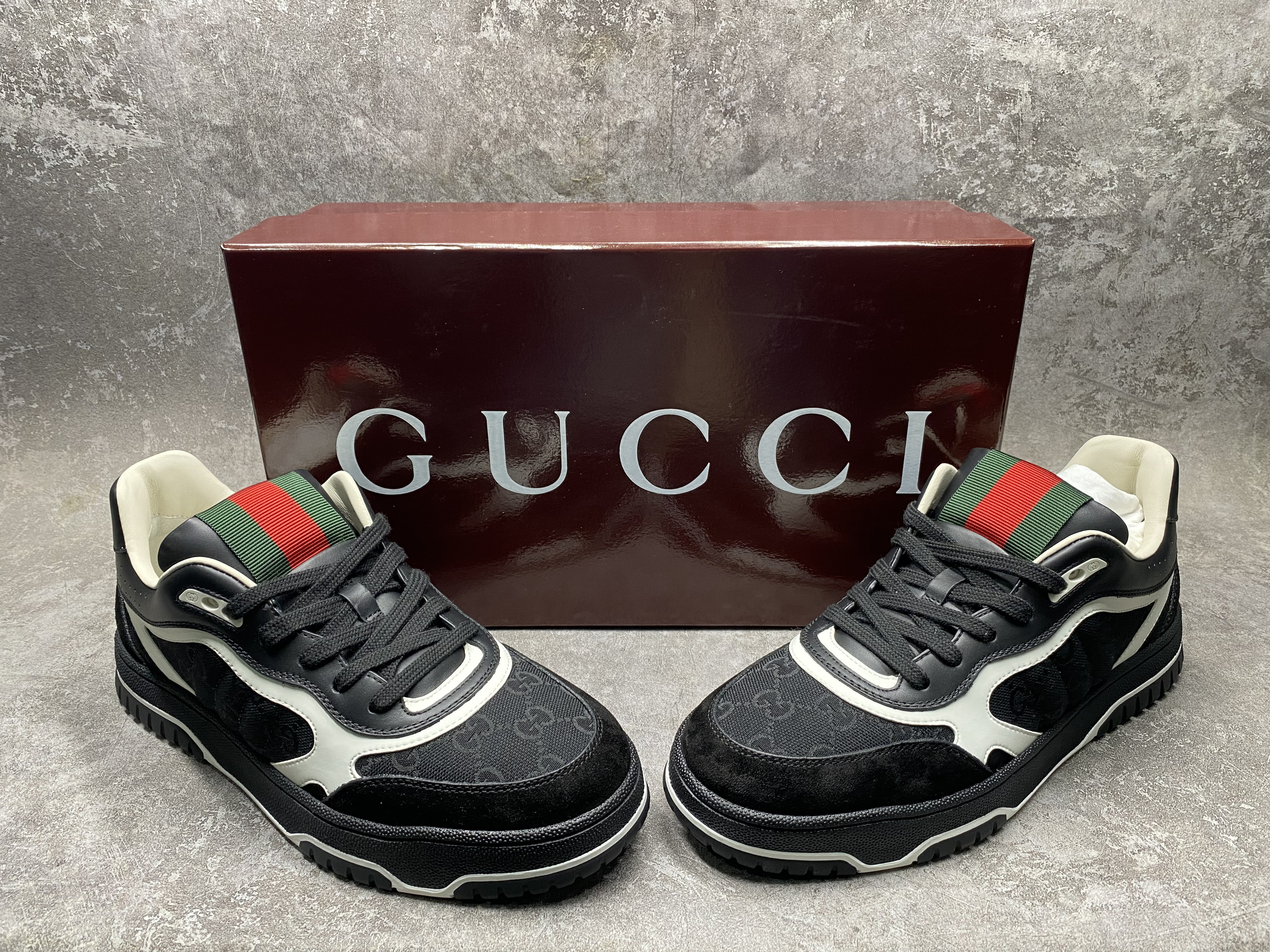 ua G*u*i re-web sneaker