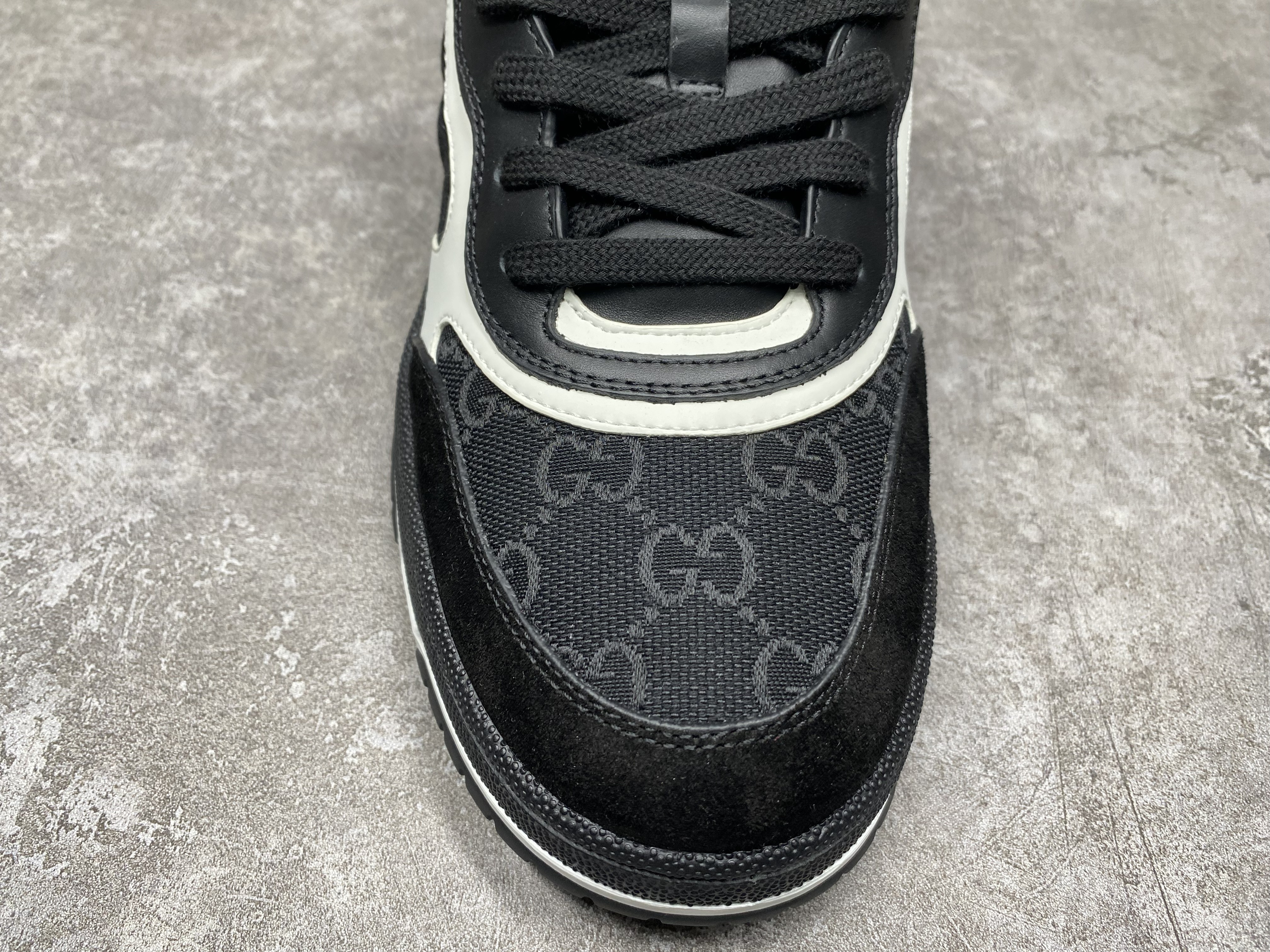 ua G*u*i re-web sneaker