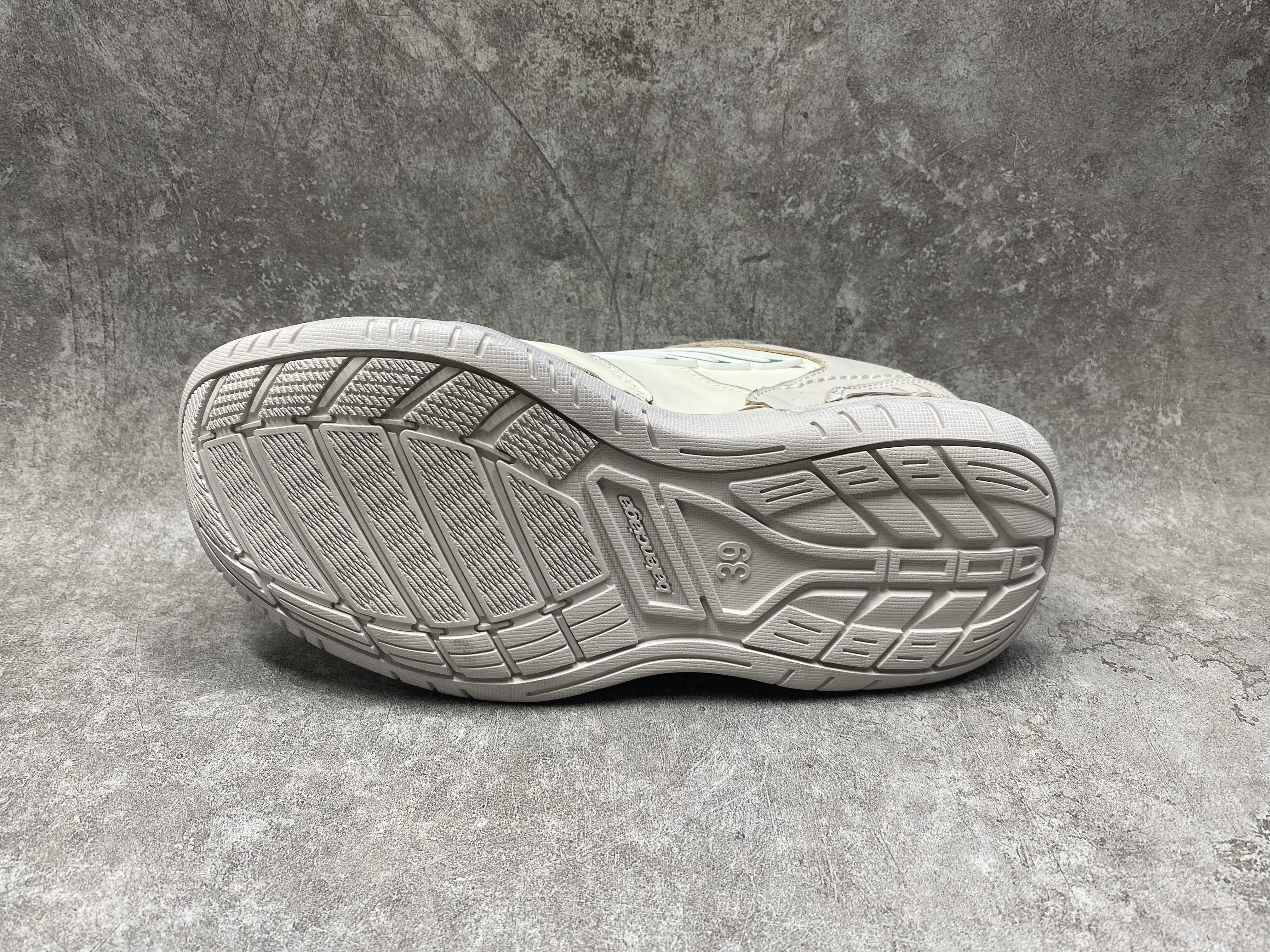 ua Ba*len*cia*ga hamptons worn-out sneaker (run one size large)