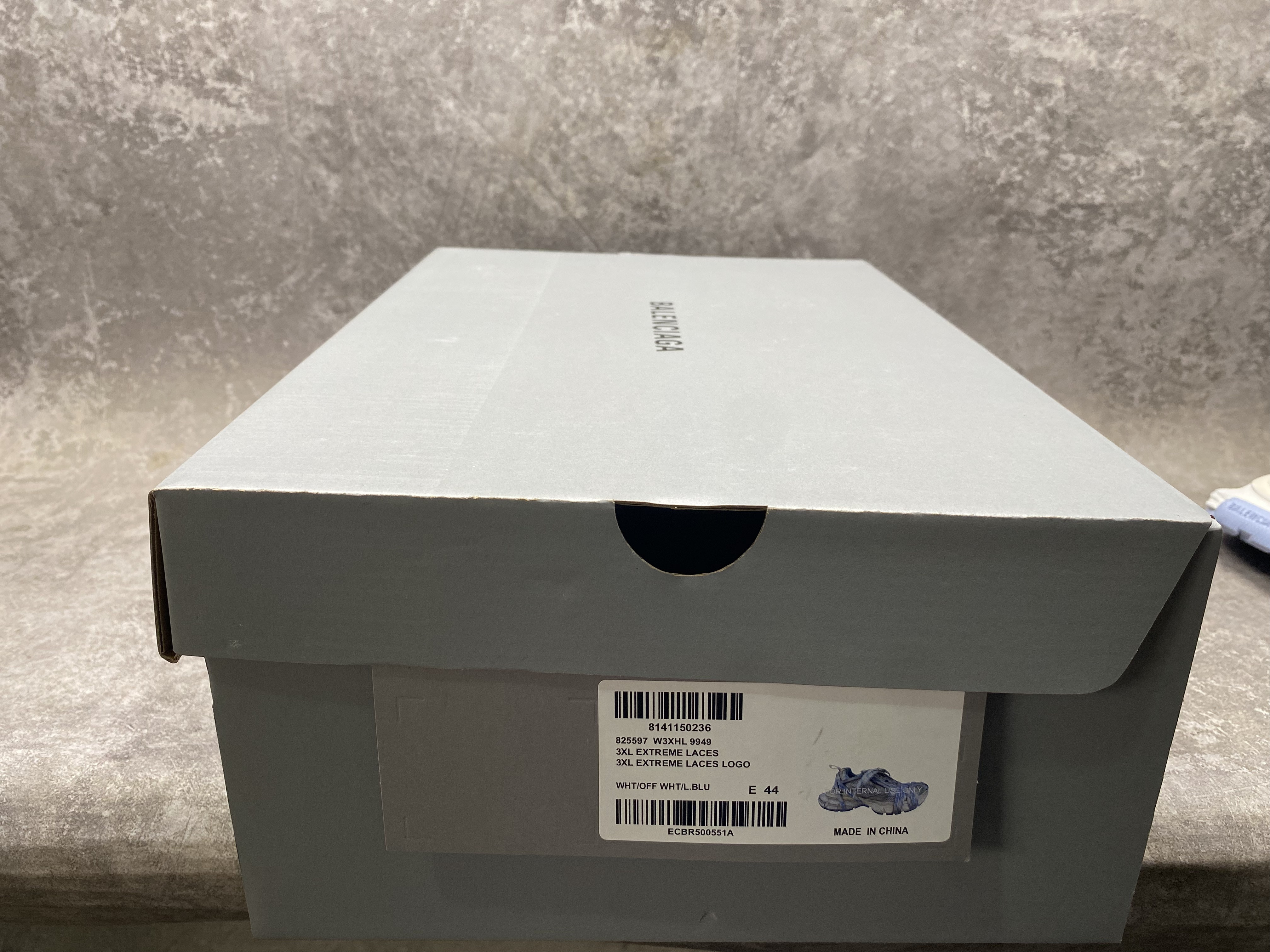 ua Ba*len*cia*ga 3xl extreme laces logo sneaker(run one size large)