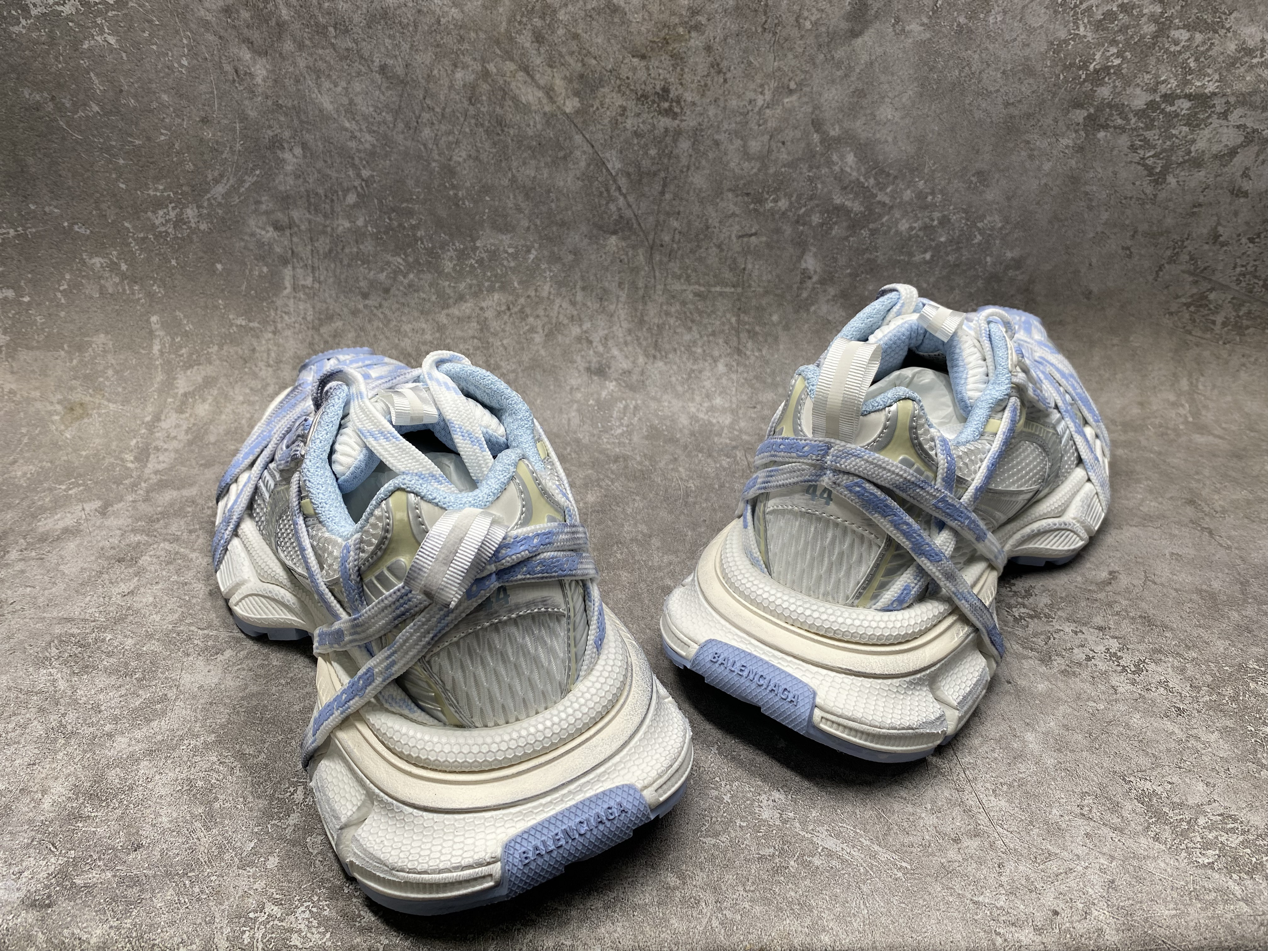 ua Ba*len*cia*ga 3xl extreme laces logo sneaker(run one size large)