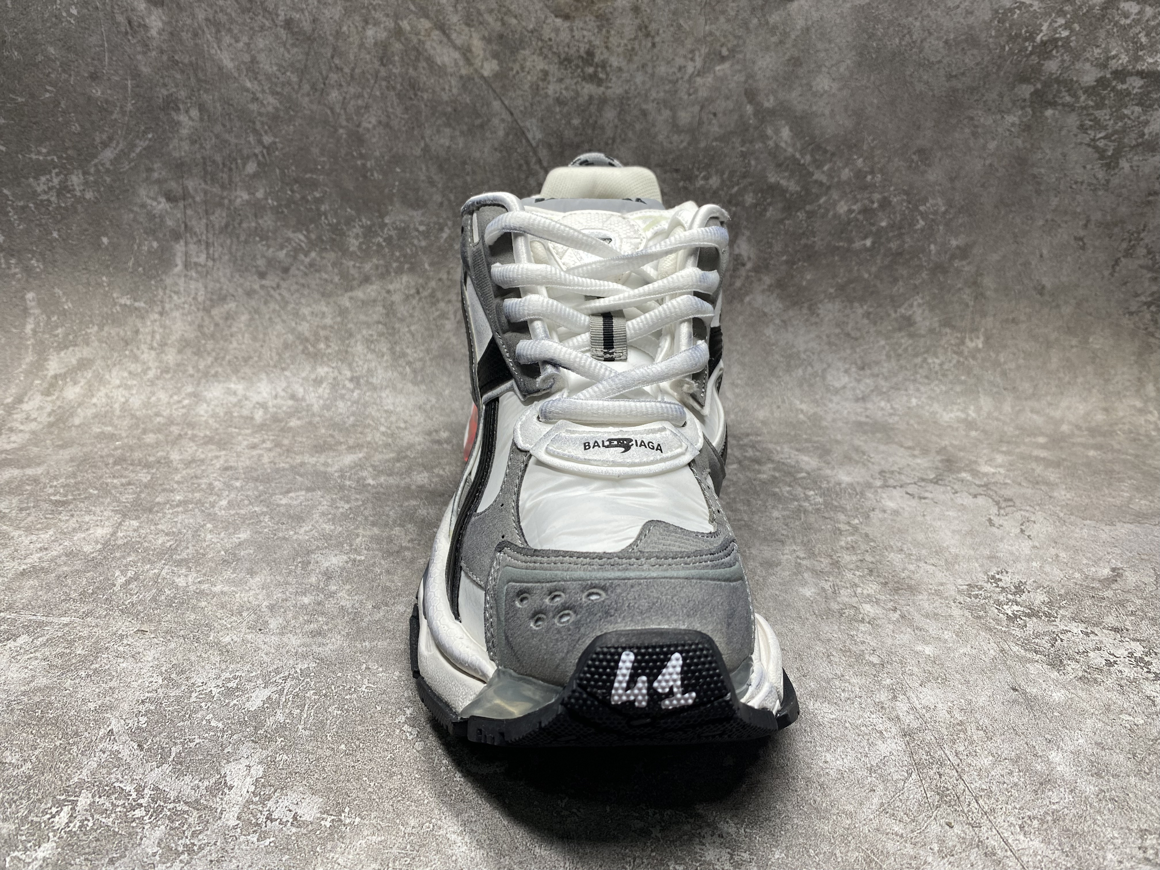 ua Ba*len*cia*ga runner sneaker