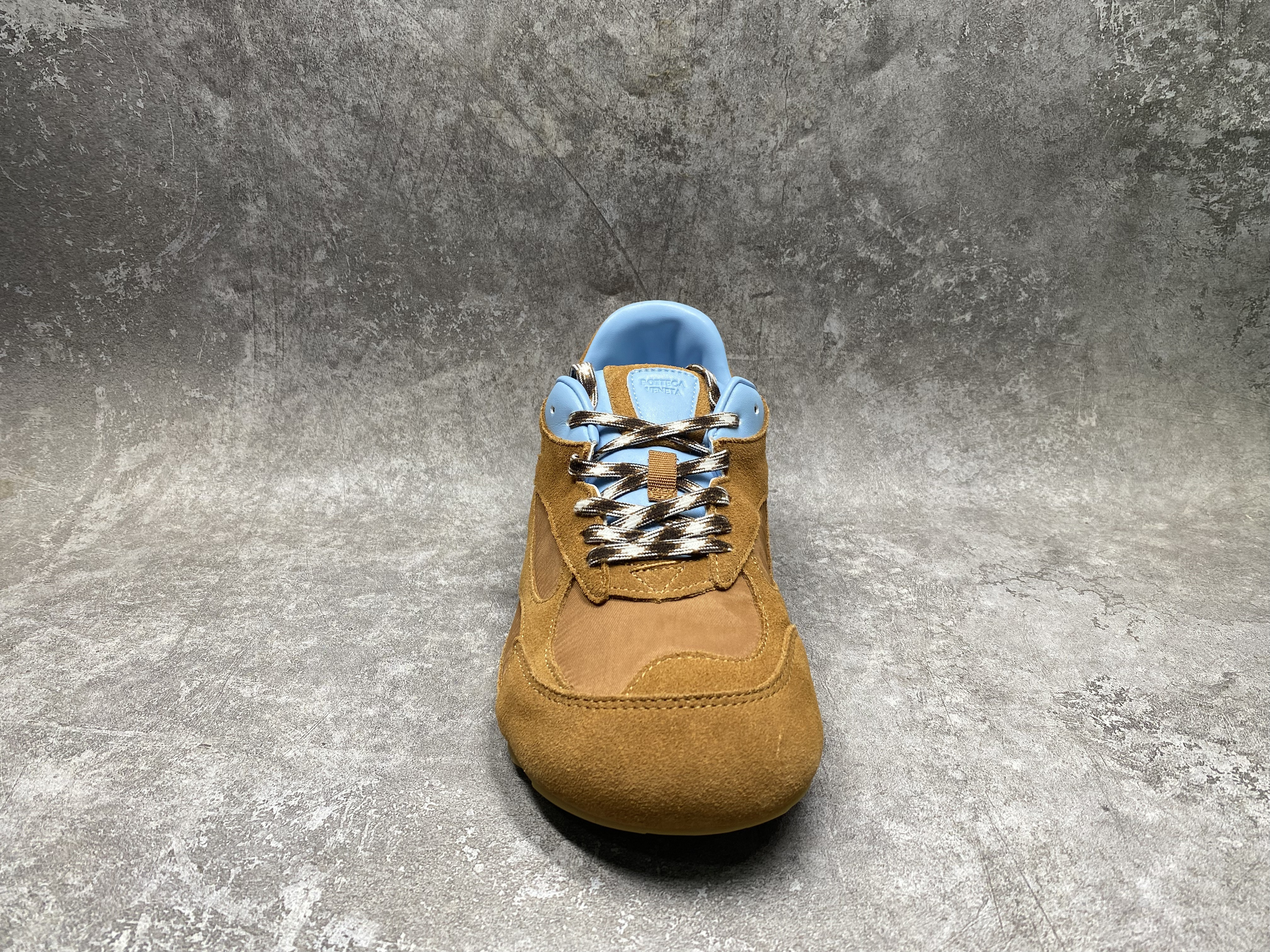 ua bo*te*ga Ve*ne*ta orbit flash sneaker