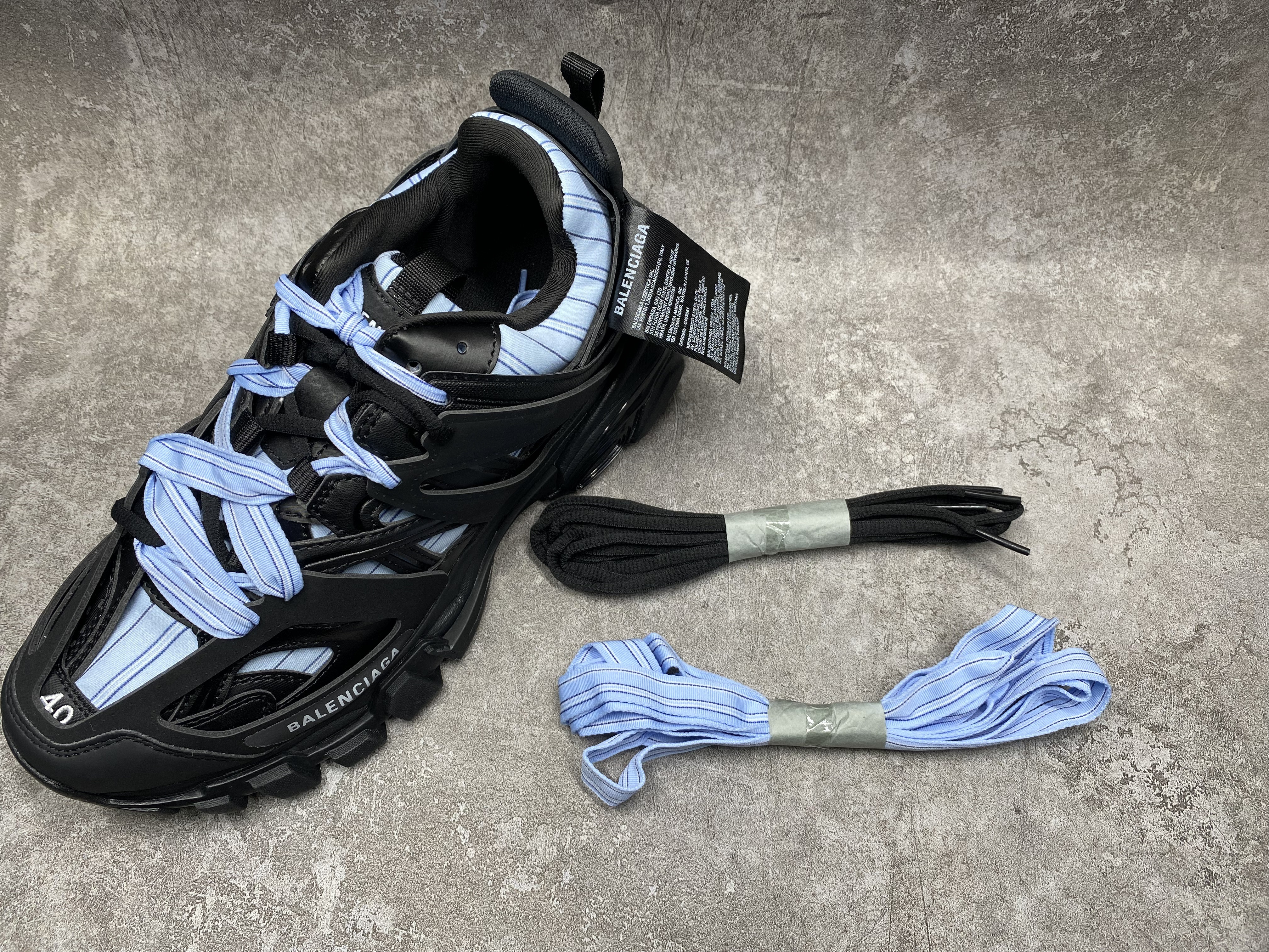 ua Ba*len*cia*ga track sneaker