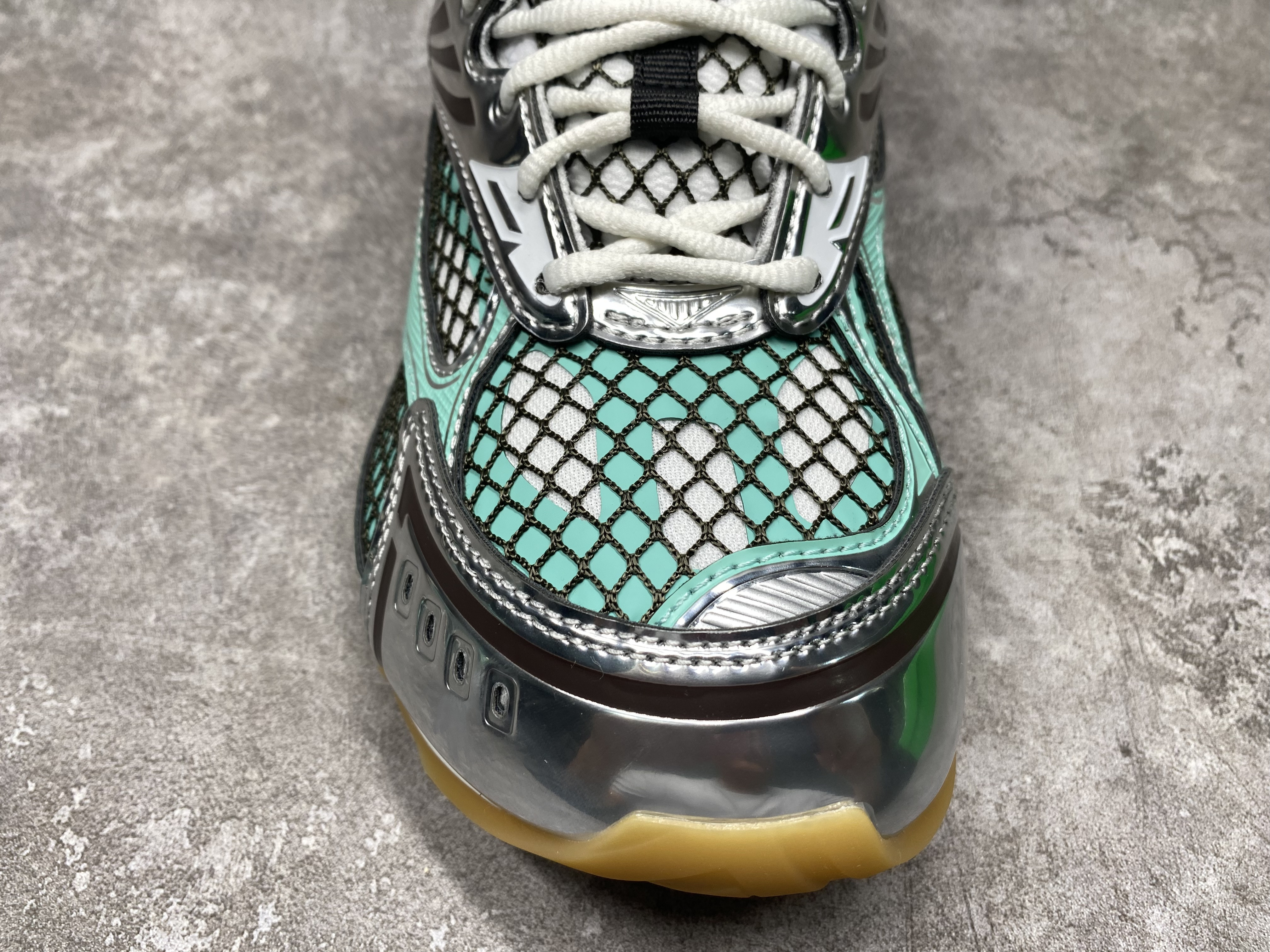 ua bo*te*ga Ve*ne*ta orbit sneaker