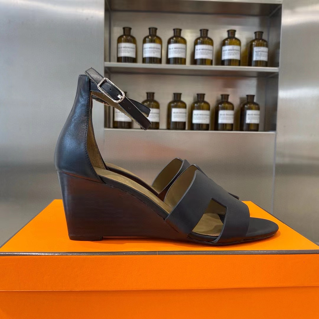 ua H**mes legend sandal