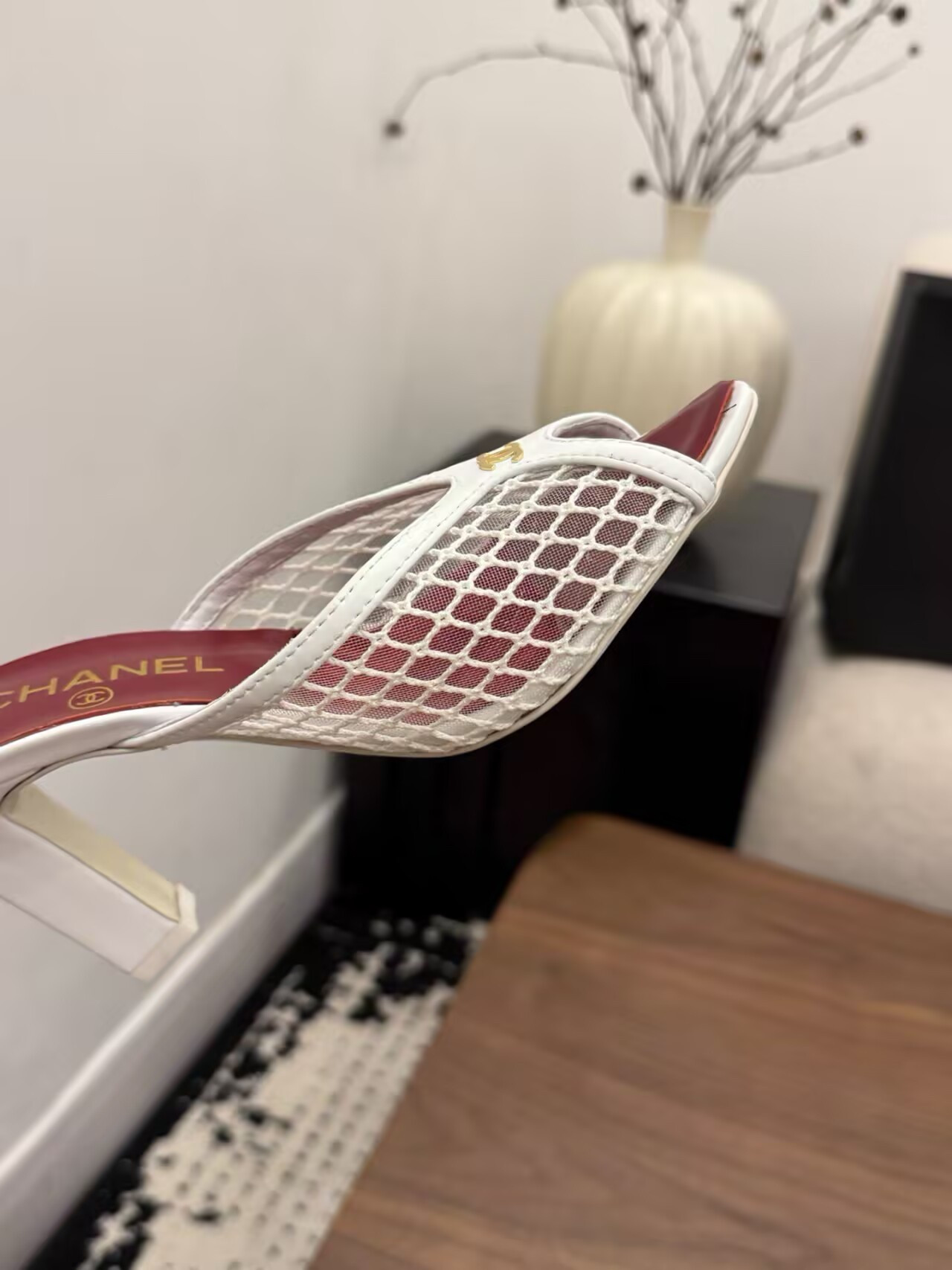 ua Ch*el sandals