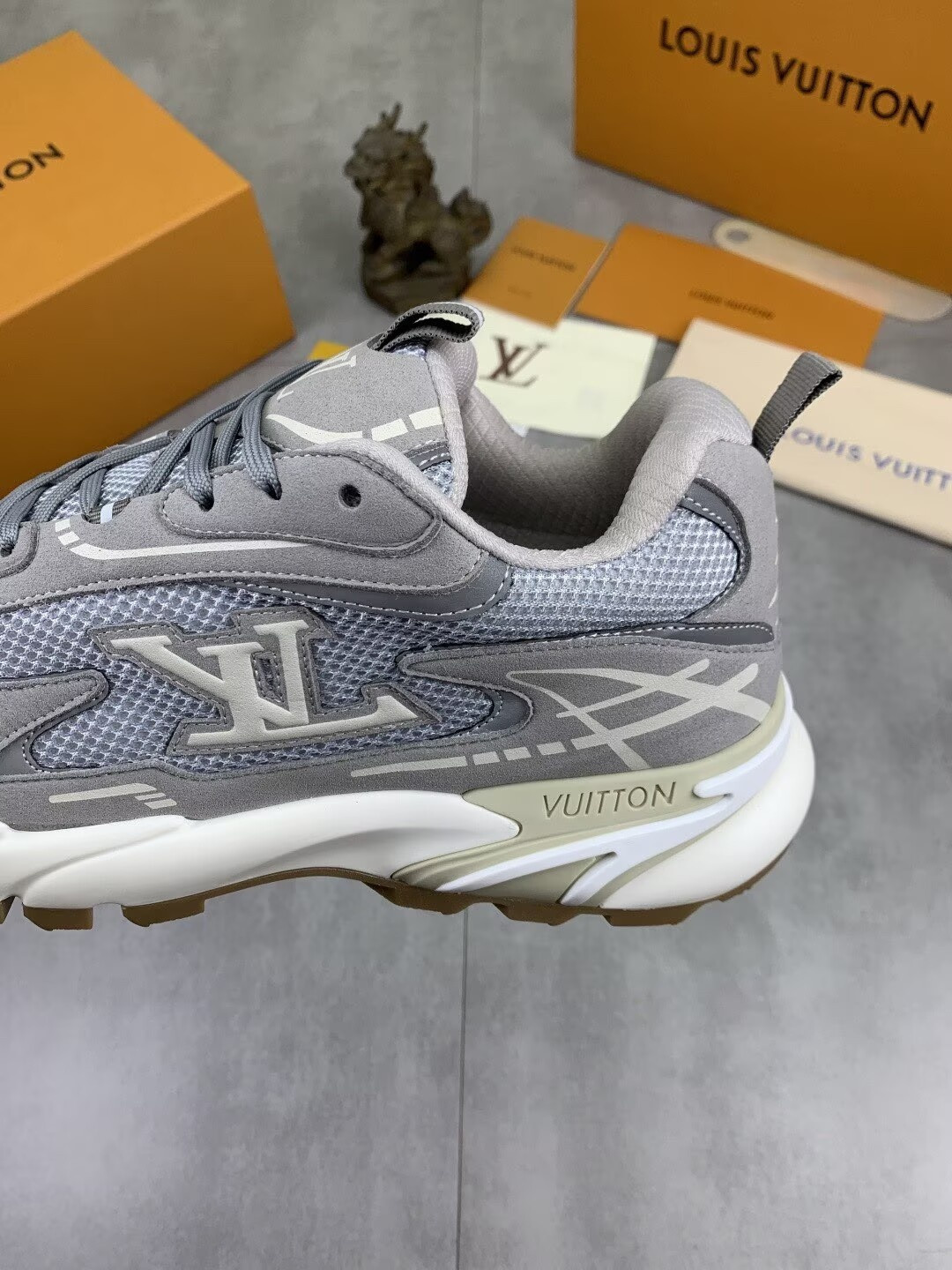 UA LV Sneakers