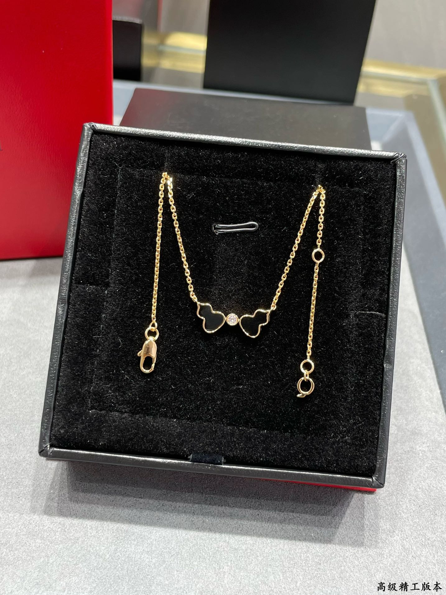 Qee1in wulu double gourd necklace