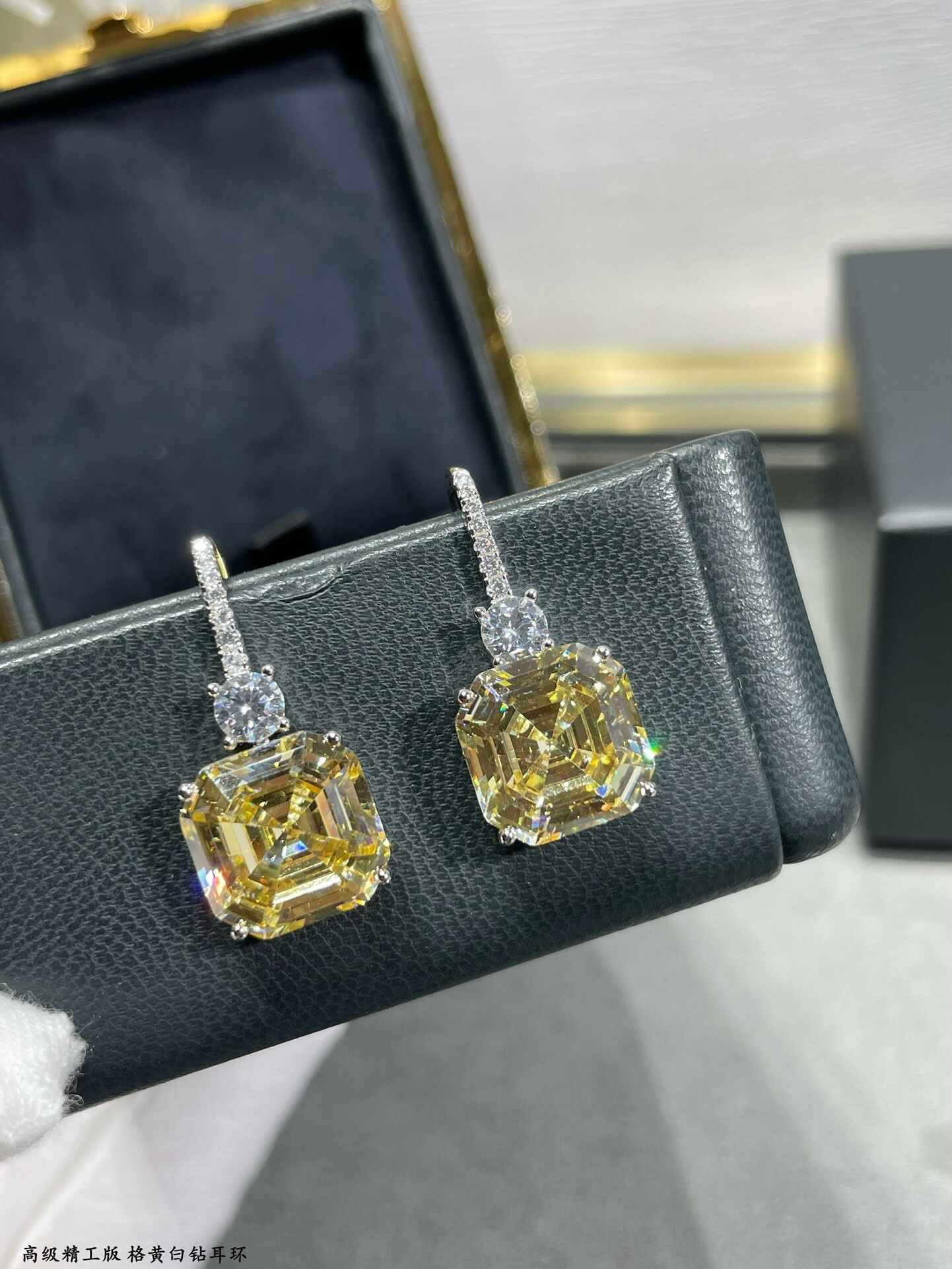 Gr*ff square di*m*nd earrings ag925