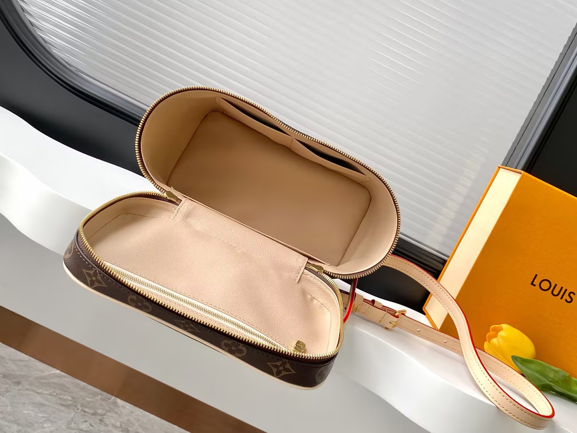 LV Nice BB M42265 24x18x14.5cm