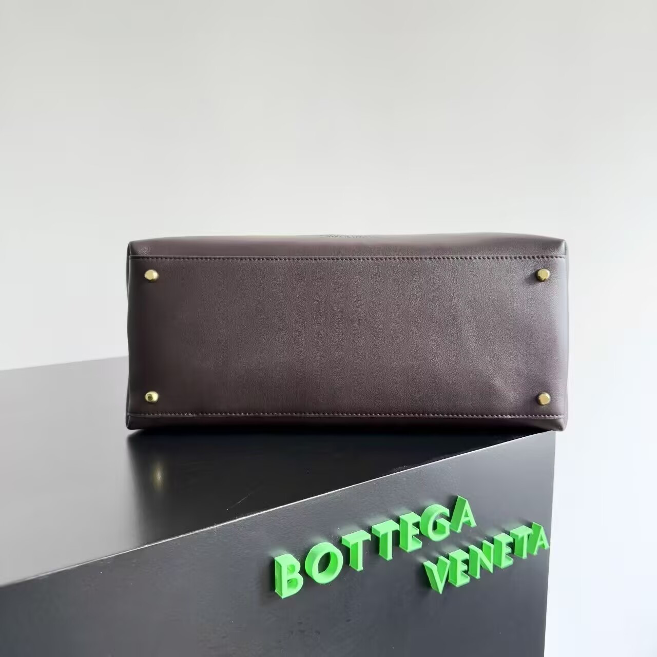 bo*te*ga Ve*ne*ta medium ciao ciao 34x26x15cm
