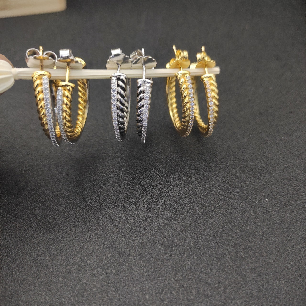 dau1d Yvrm*n lemniscate di*m*nd earrings(inner diameter about 2cm)