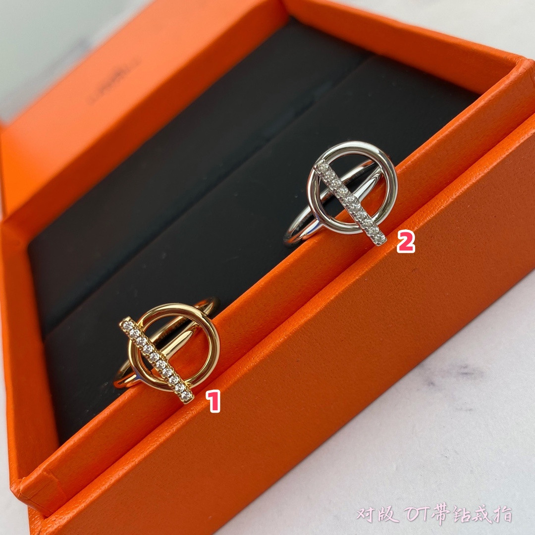H**mes ot half di*m*nd ring