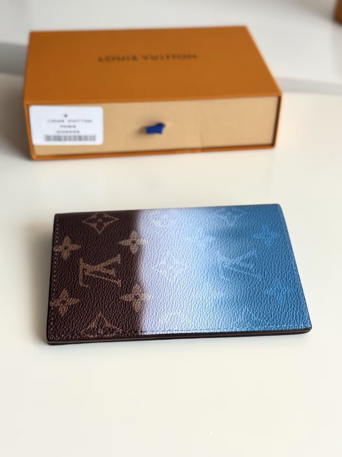 LV Passport Cover M28008 10x14x2.5cm