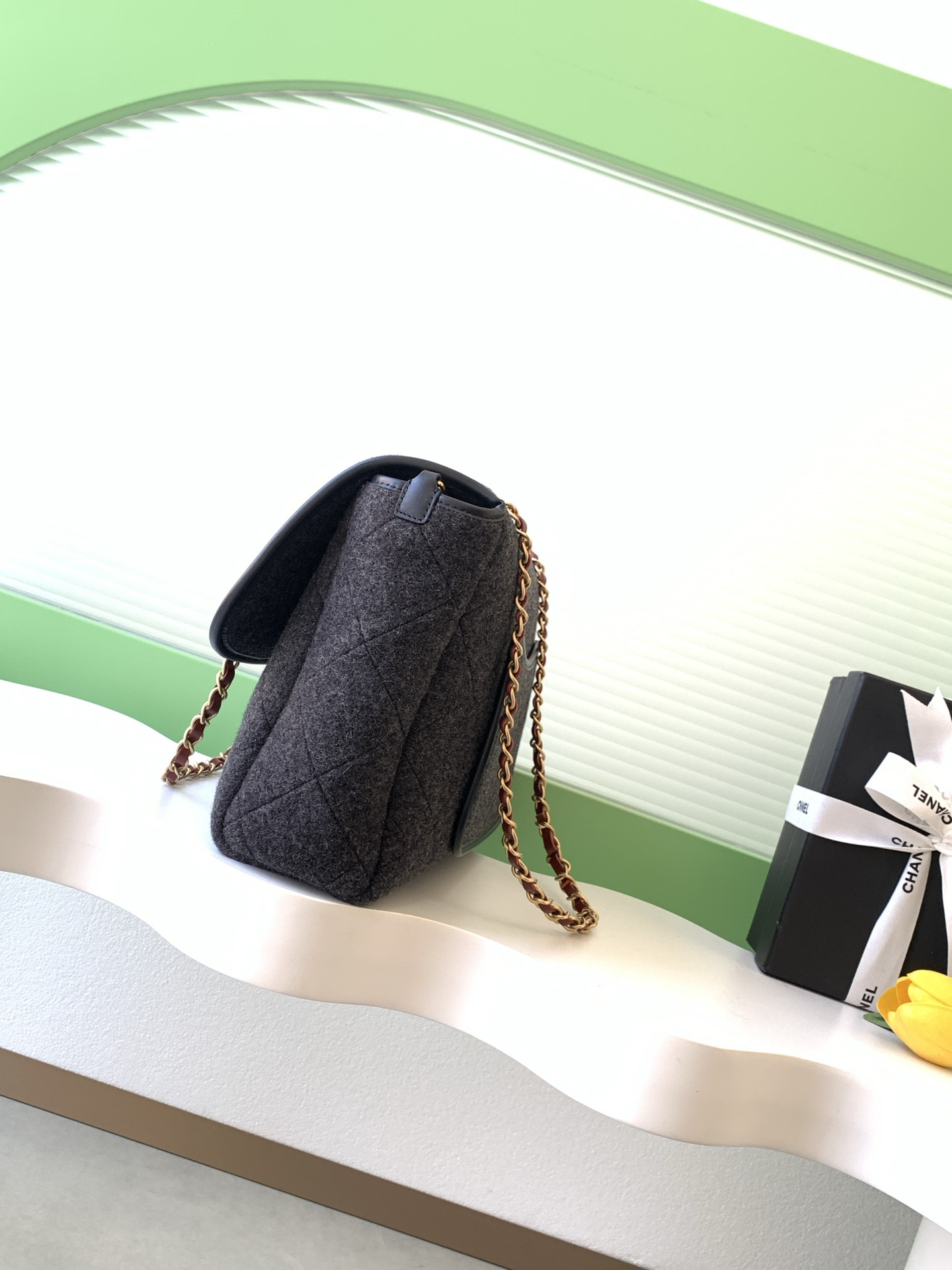 Ch*el flap bag with top handle 23x32x10cm