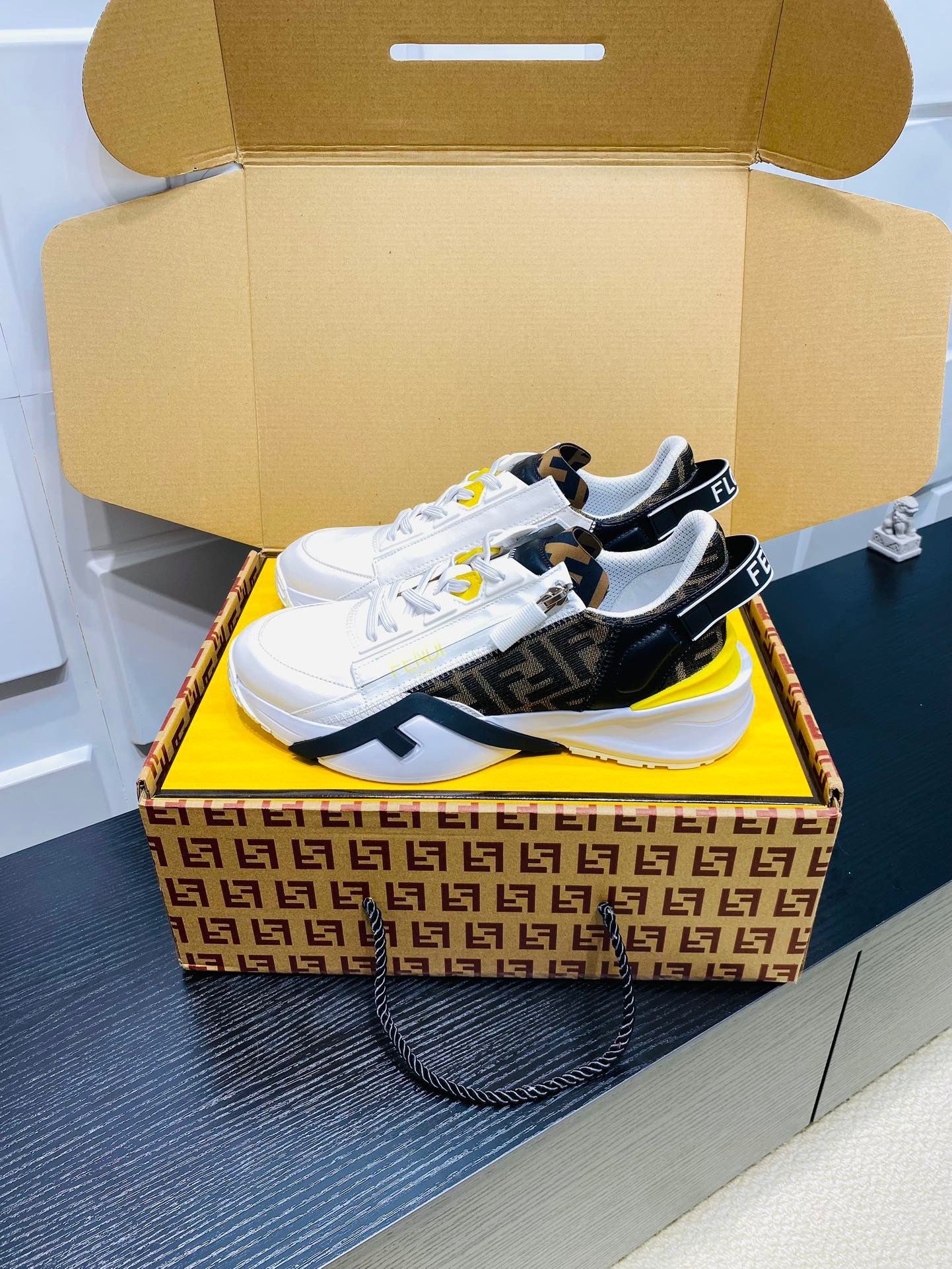 ua F**di flow sneaker(decorative box not included. photo prop only)