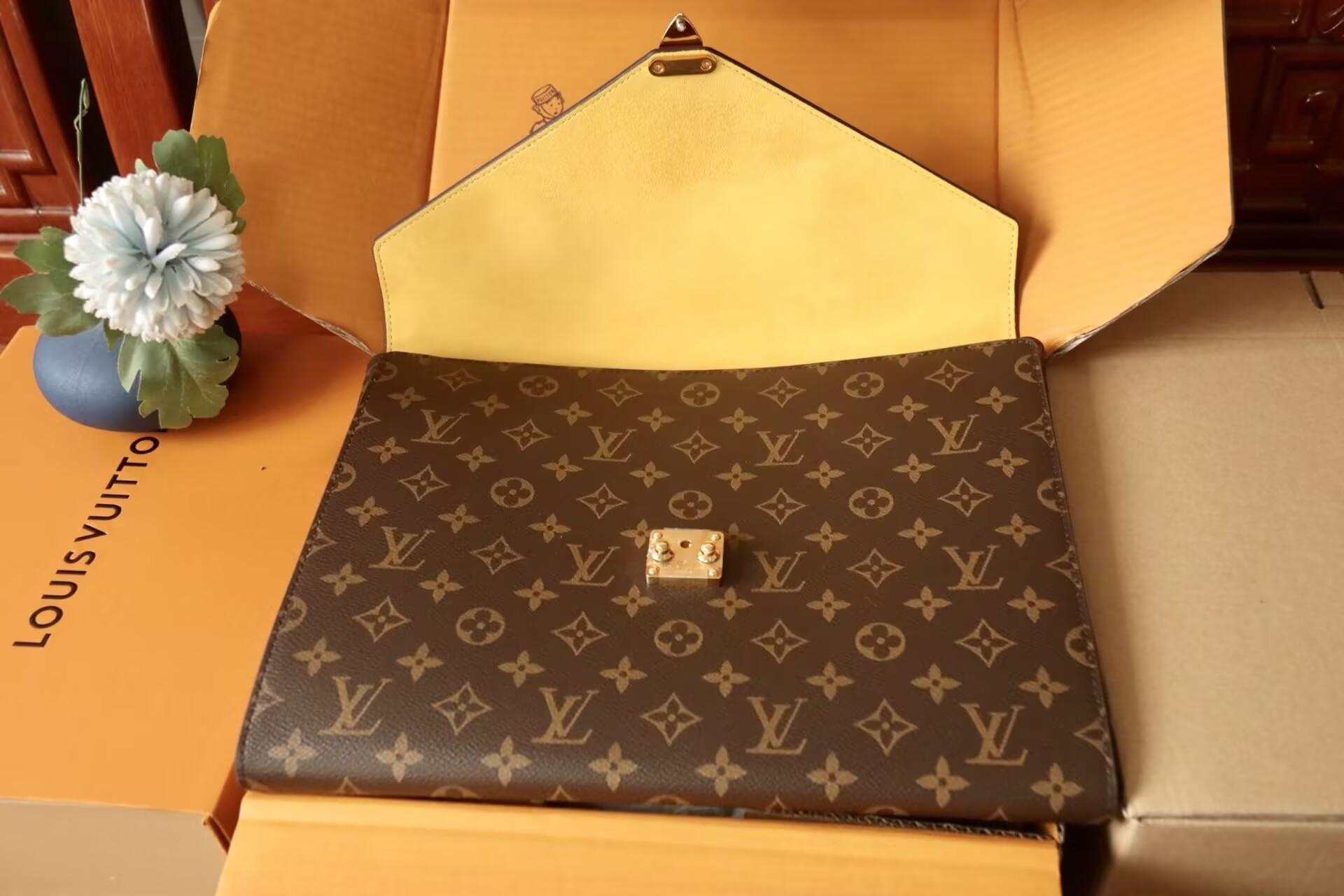 LV Mark Folder GI0721 3.5x26x32.5cm