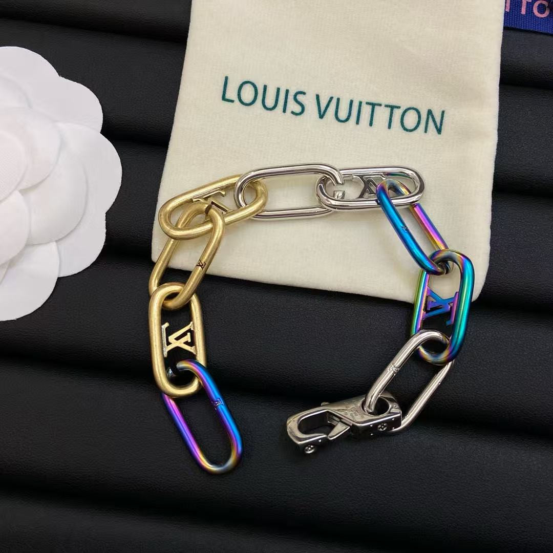 l0*is V*t0n signature chain bracelet