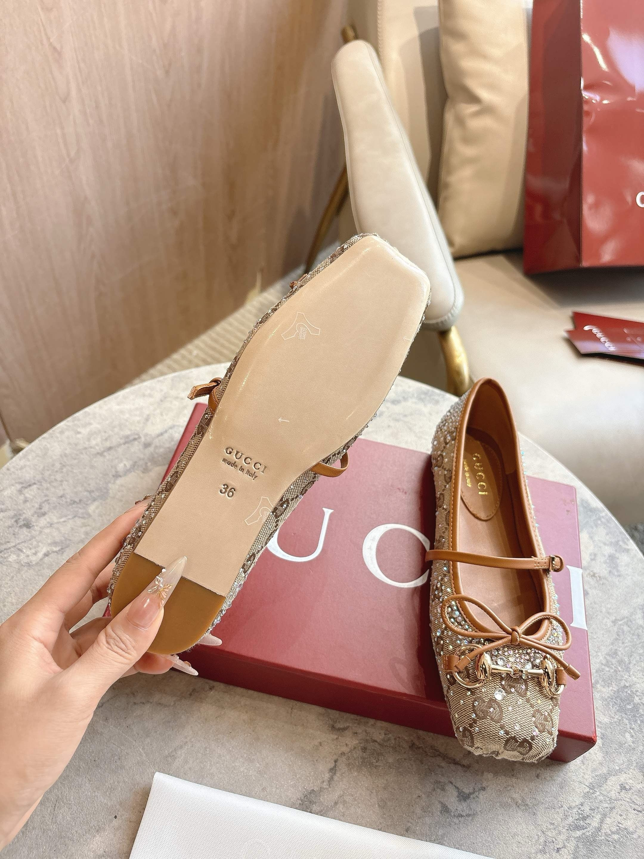 ua G*u*i horsebit gg canbas ballet flats