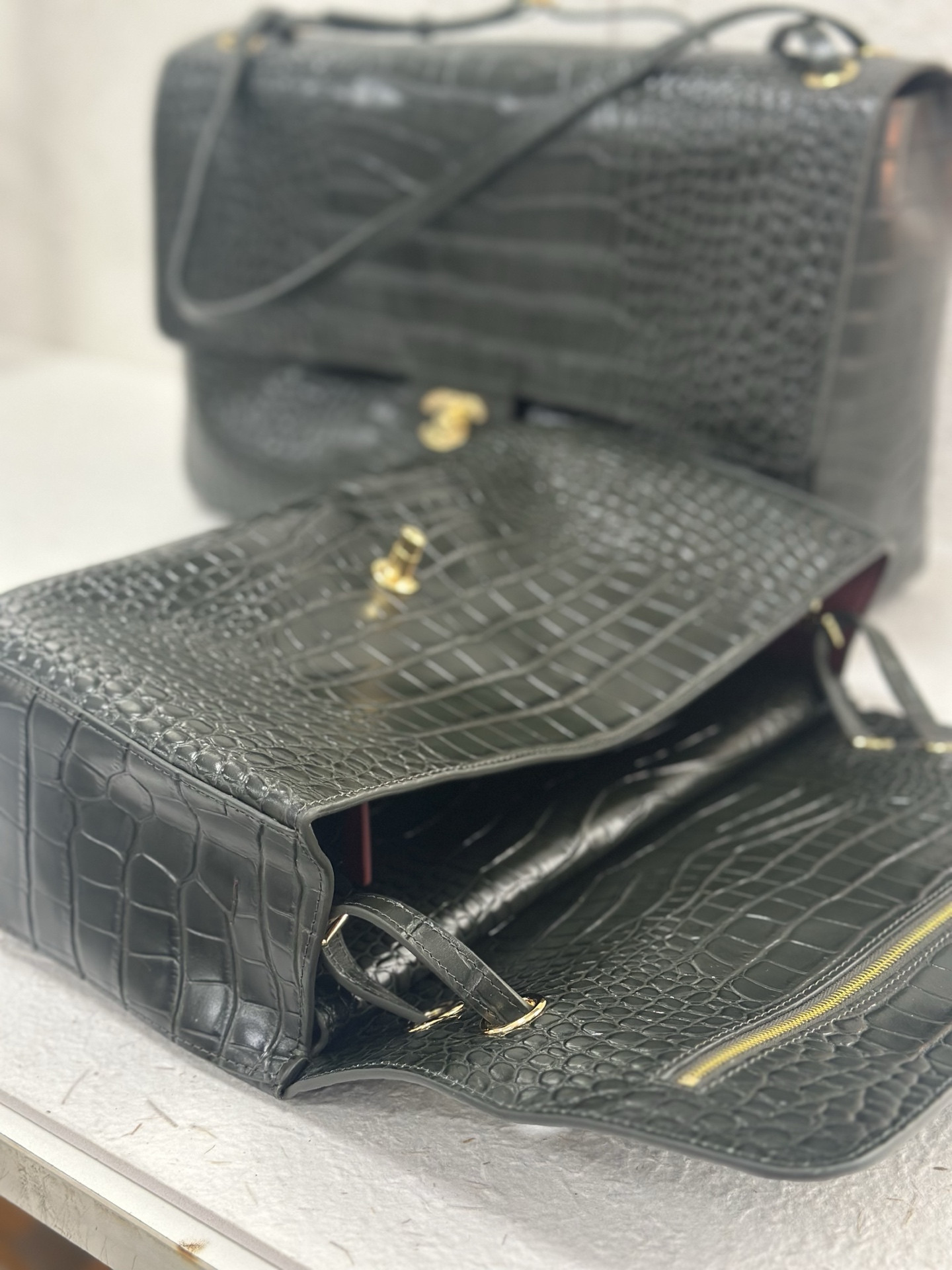 Ch*el maxi flap bag olive green gold hardware as6231 19.5x32x10cm