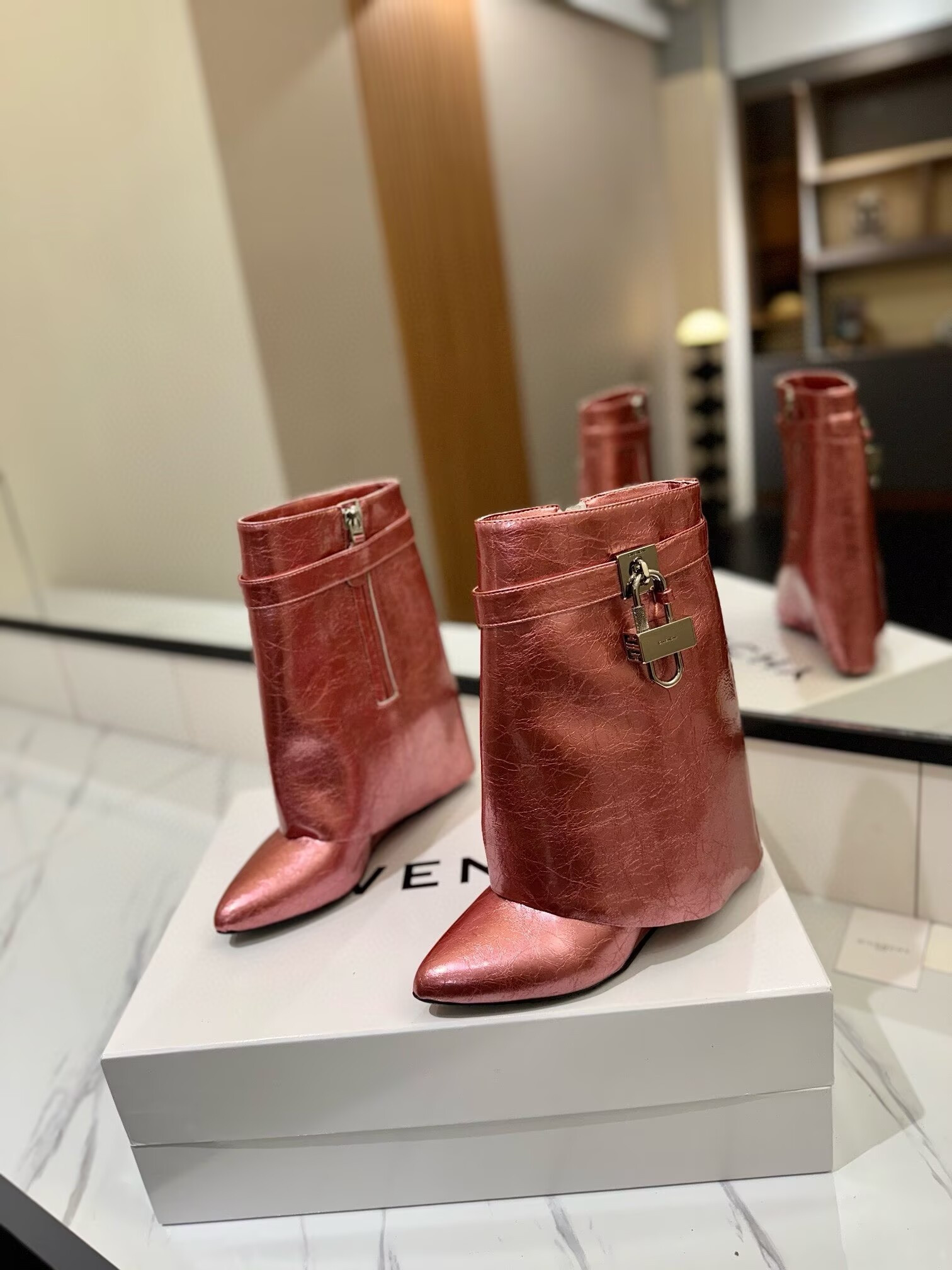 ua G1uenchy boots
