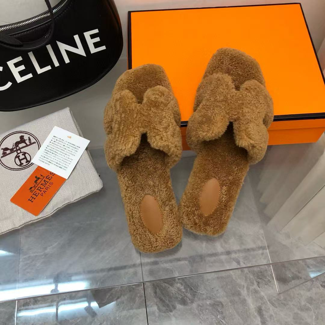 ua H**mes oran sandal