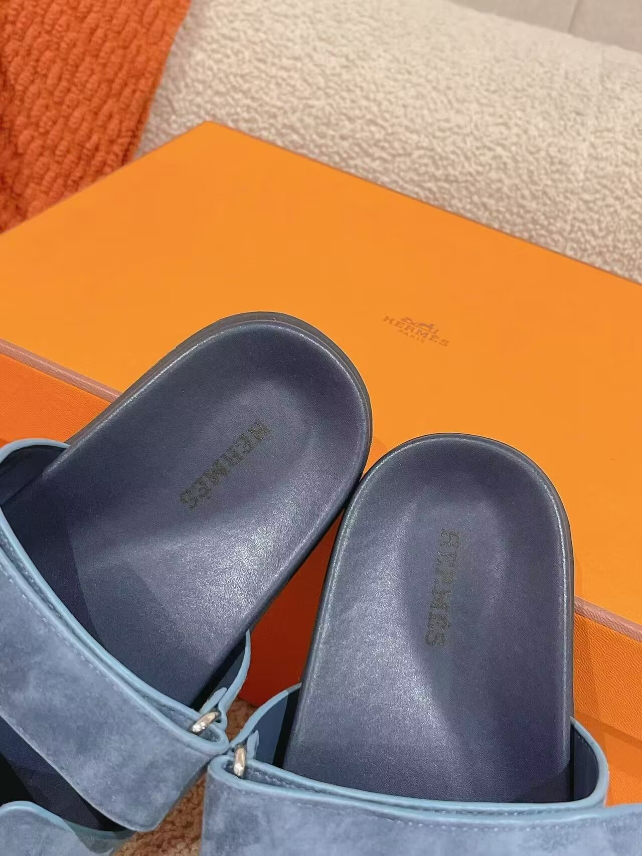 ua H**mes chypre sandal