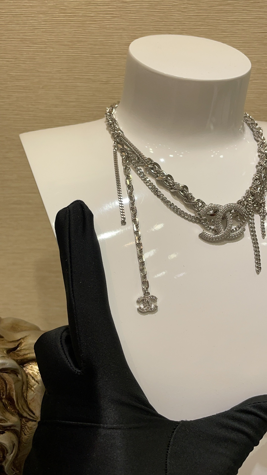 Ch*el necklace