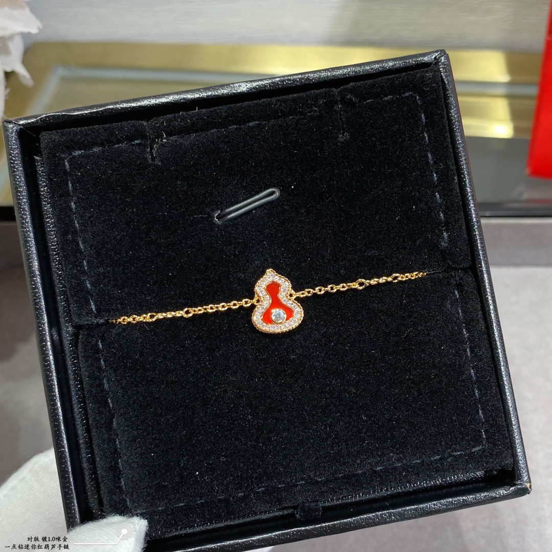 Qee1in mini di*m*nd red gourd bracelet
