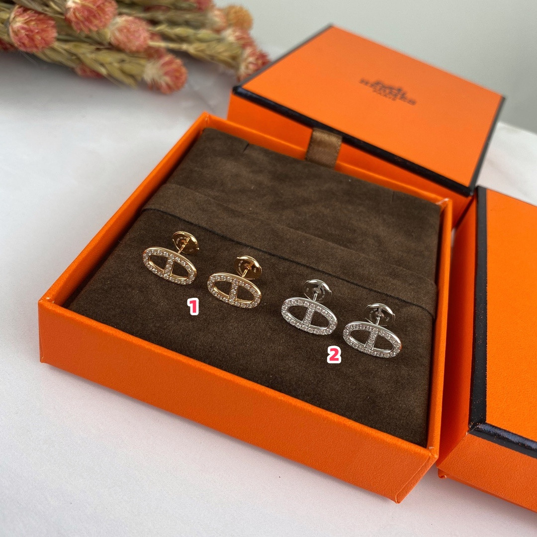 H**mes fully di*m*nd-encrusted h stud earrings