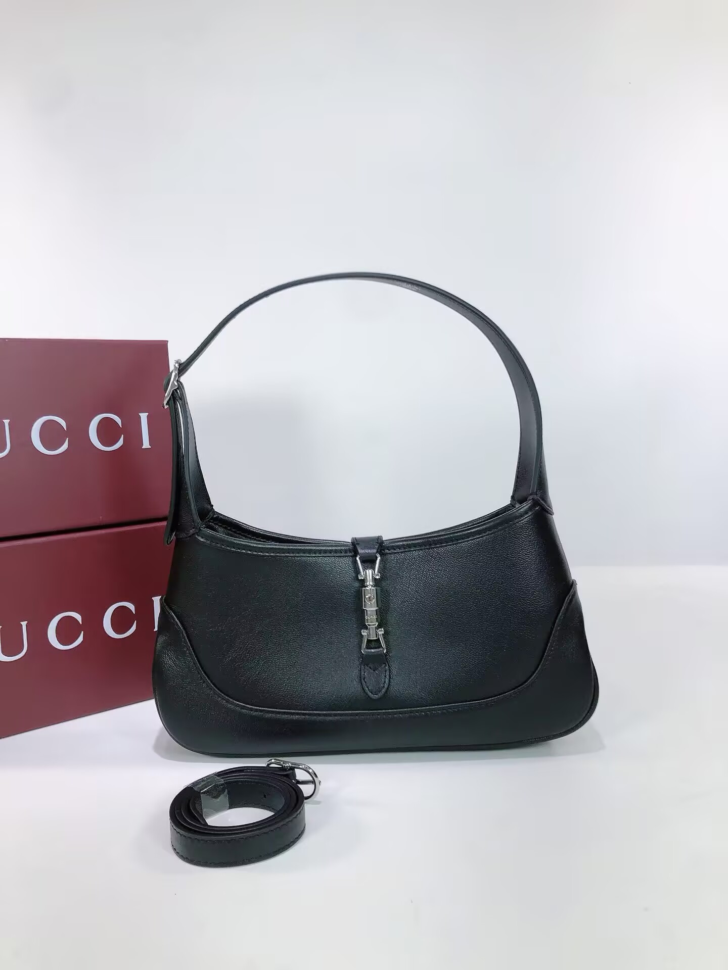 G*u*i jackie slim shoulder bag 27x13x3.5cm