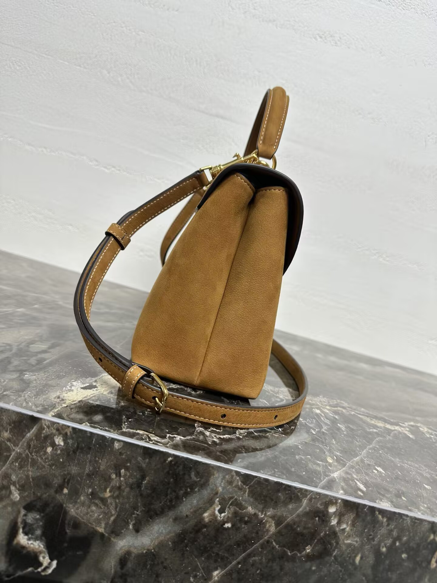 Ce**e medium nino bag in nubuck calfskin 25x17.5x10cm