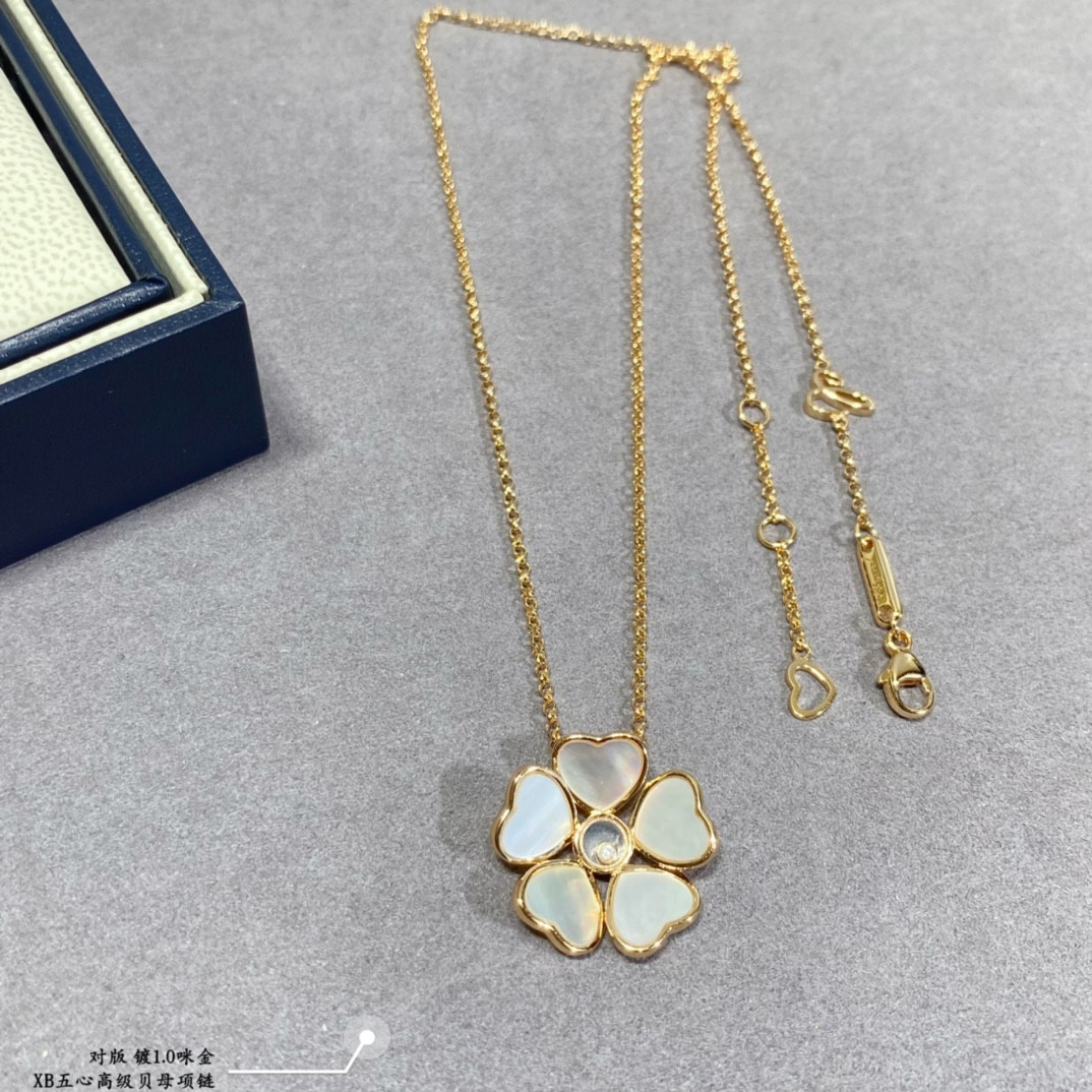 Ch0pard five he**ts mother-of-pearl  necklace