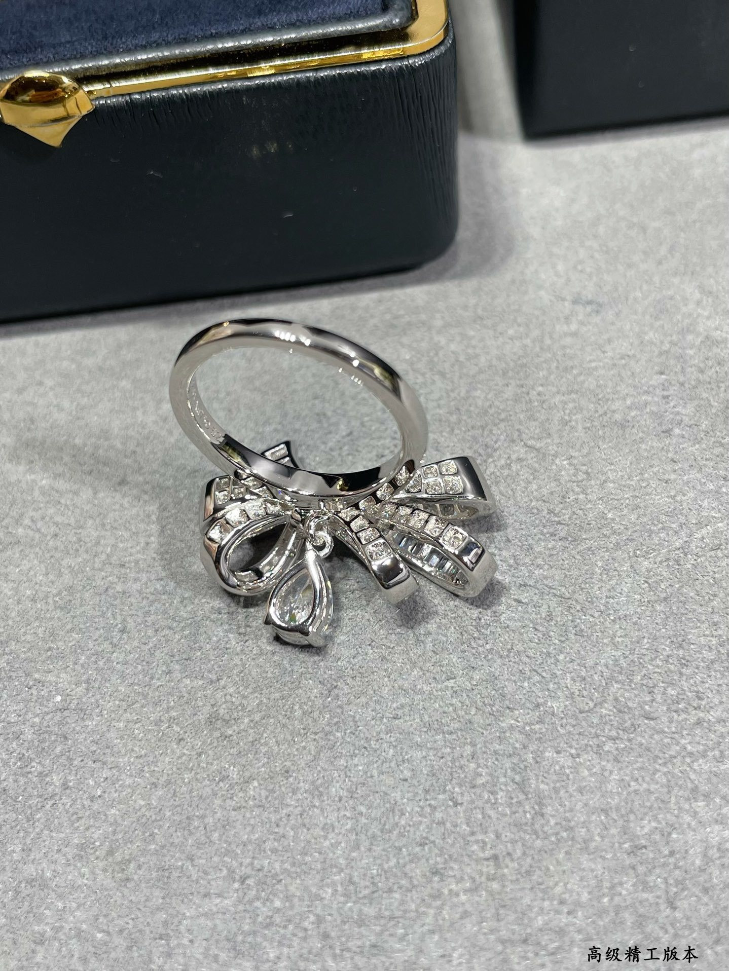 Gr*ff bowknot ring with rhinestones ag925