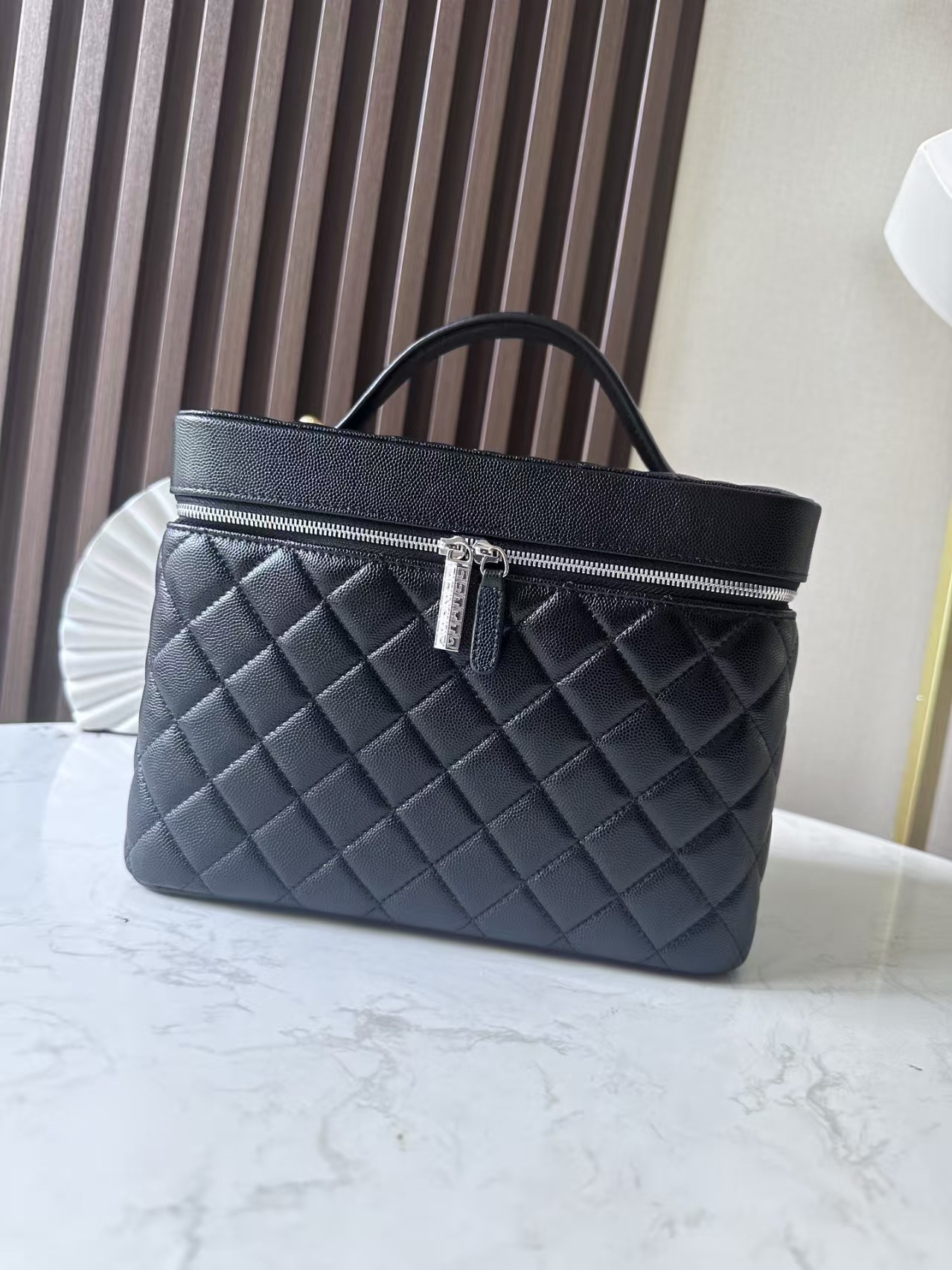 Ch*el quilted vanity case bags 25x16x18cm